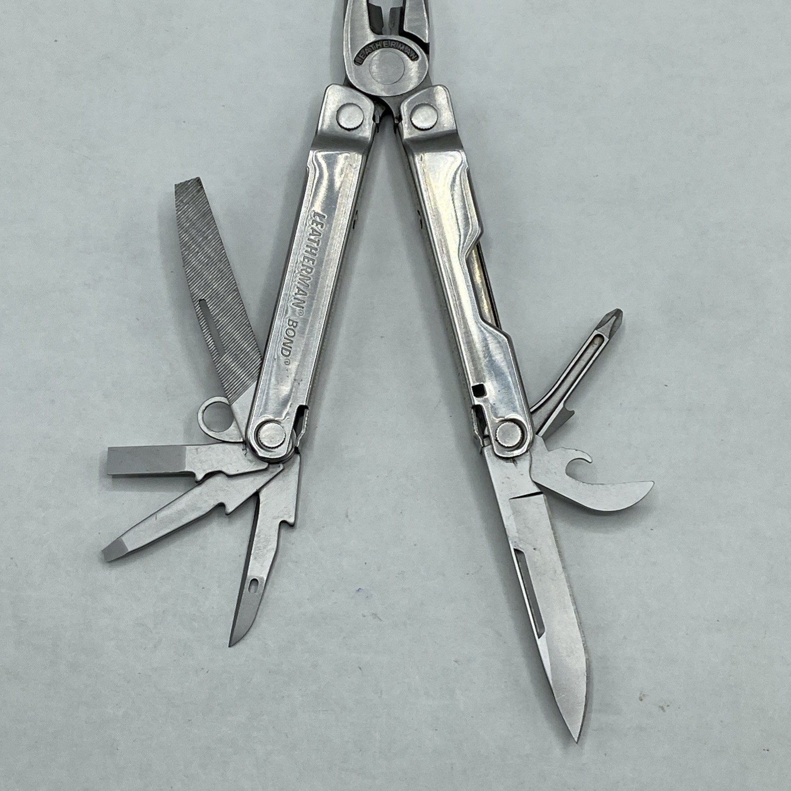 Leatherman Bond Multi Tool – Silver