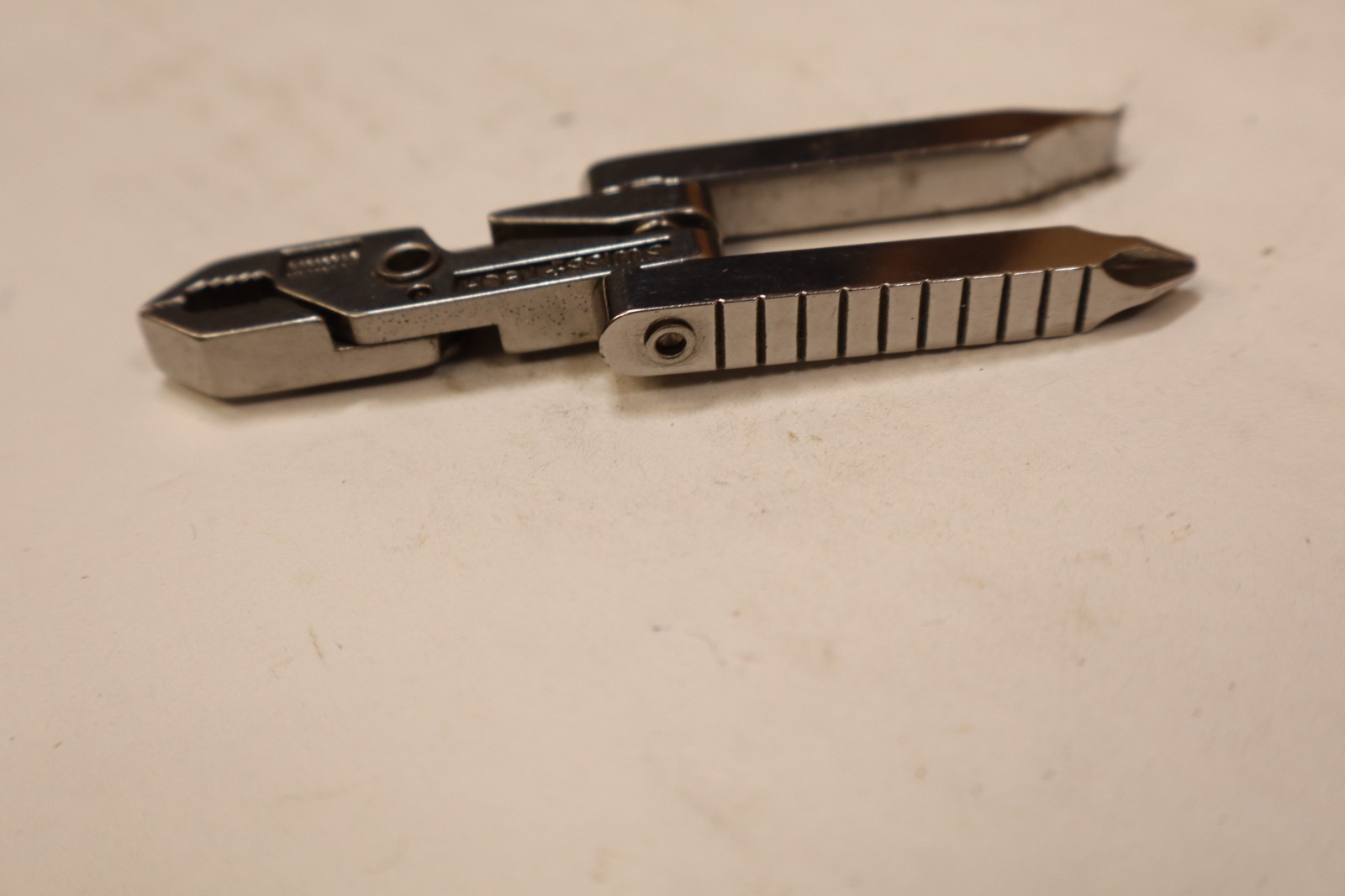 SWISS+TECH USA MICRO MULTI TOOL STEEL