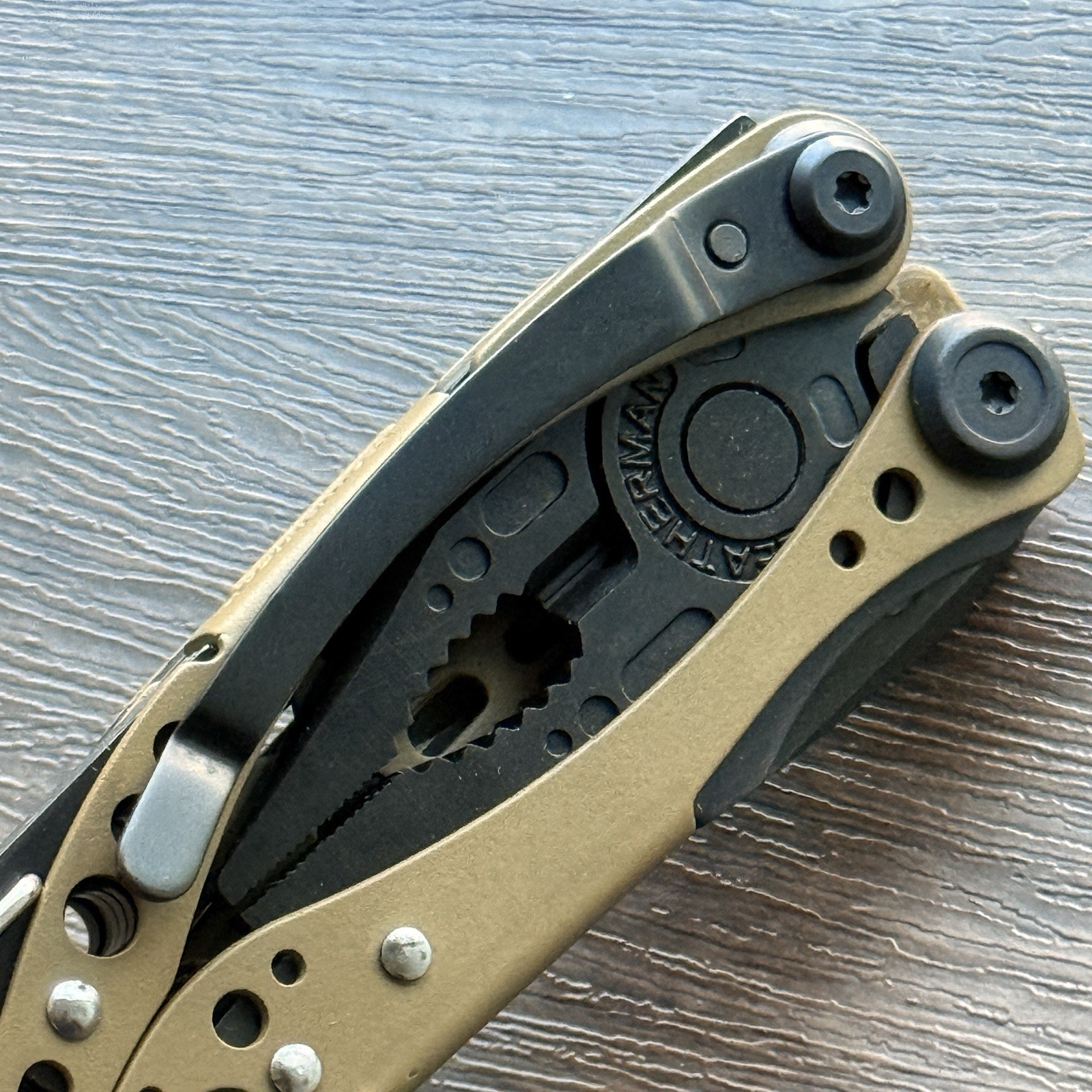 NEW Leatherman Skeletool Coyote Tan multi tool, Leatherman Bit Kit, MOLLE sheath