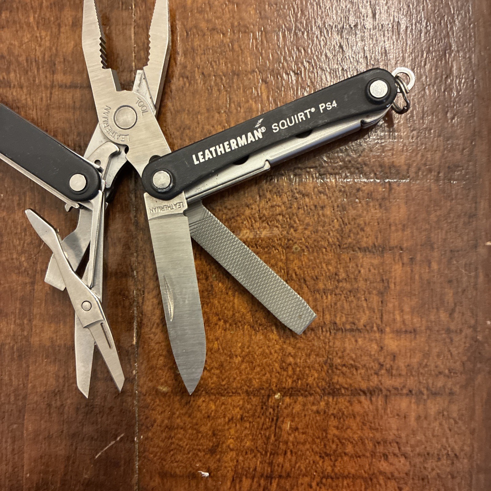 Leatherman Squirt PS4 Multi Tool, Knife, Pliers – Black – Excellent