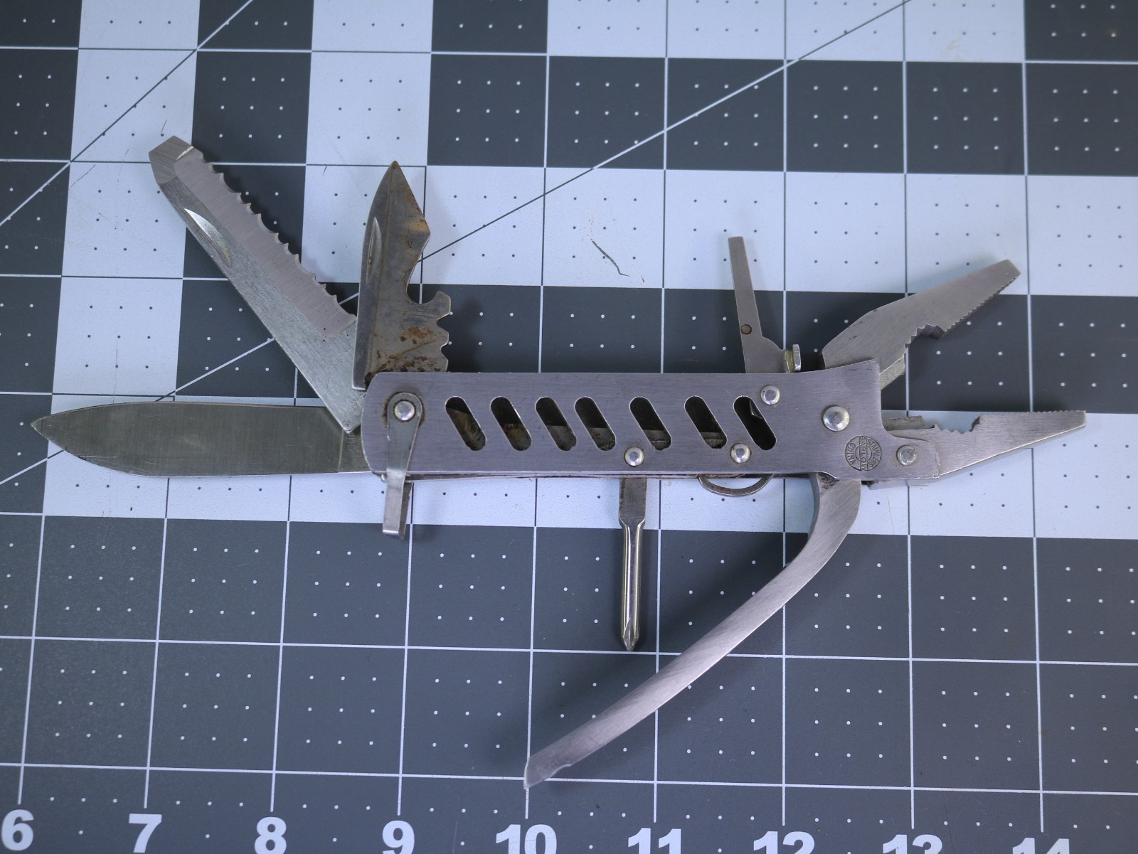 Valerus Spirit Multi-Tool Pliers Knife Saw Screwdriver File Camp Utility EDC !
