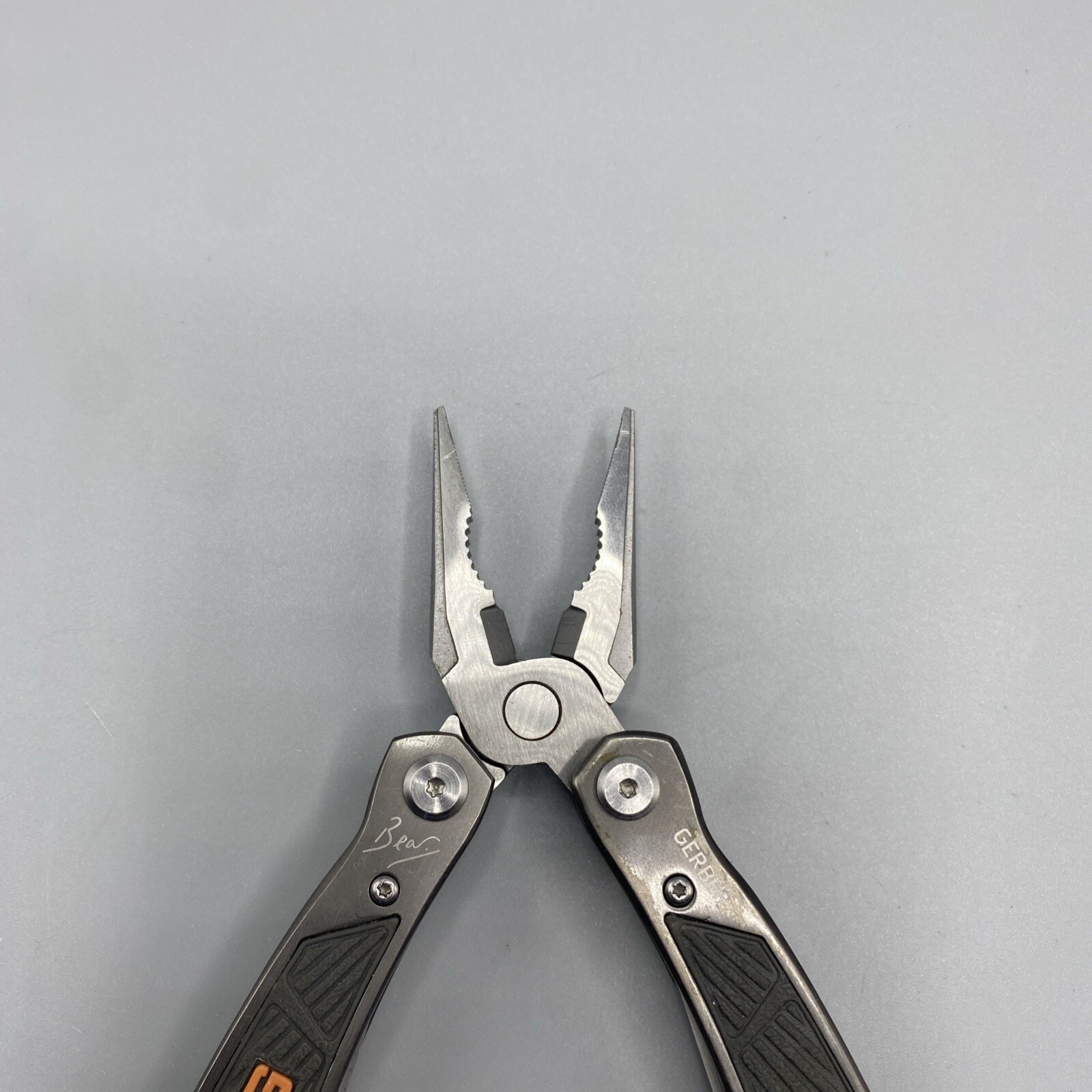 Gerber Bear Grylls Ultimate Multi tool with Sheath – Gray