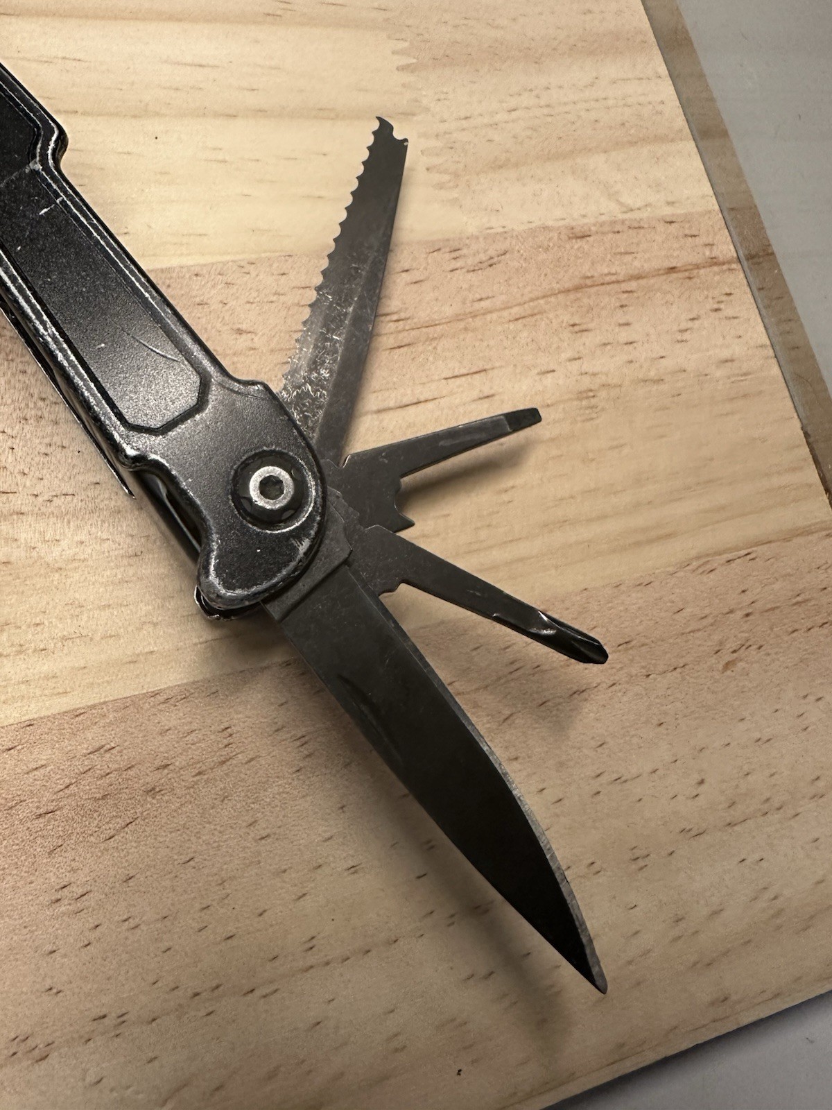 Hyper Tough 10-in-1 Multi-tool Letterman Style Locking