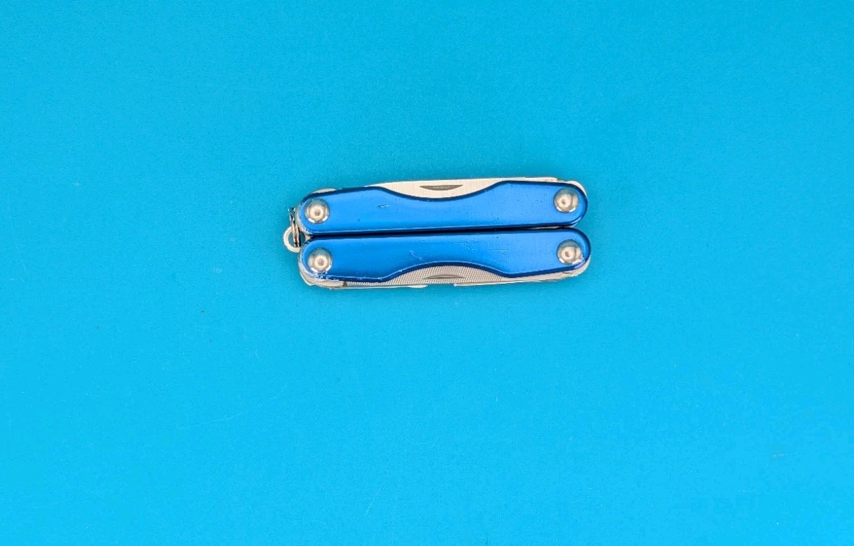 Leatherman Squirt P4 Multi-Tool, Key Ring, Retired, BLUE!
