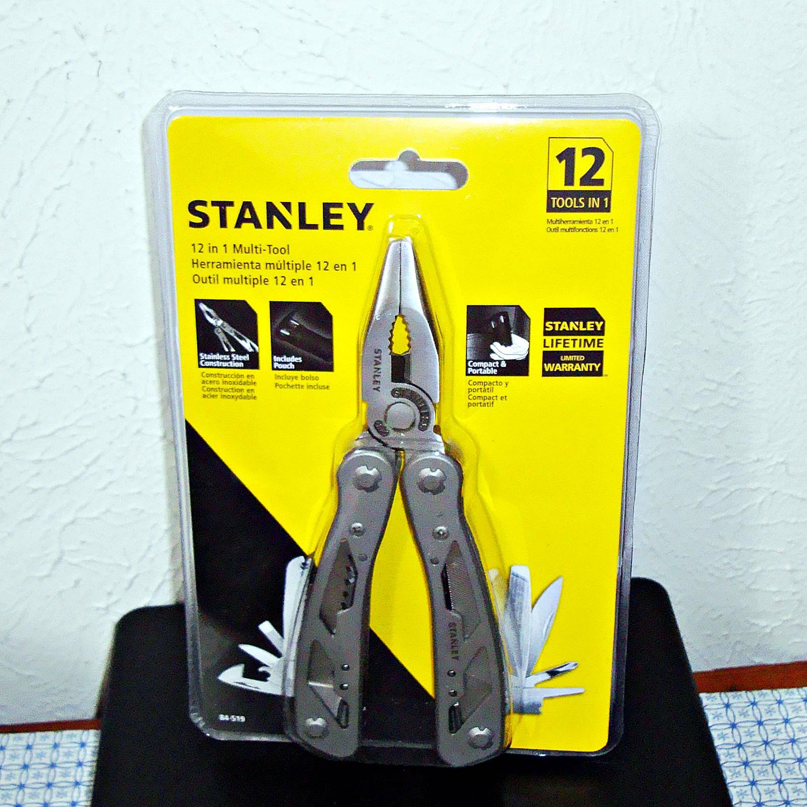 【NEW】STANLEY 12-IN-1 STAINLESS STEEL MULTITOOL WITH BLACK POUCH (84-519)