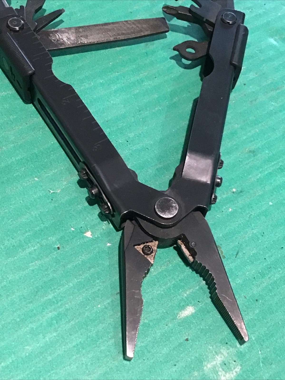 Gerber MP600 Multi-Tool Multi-Plier Needlenose Carbide Cutters Black Oxide