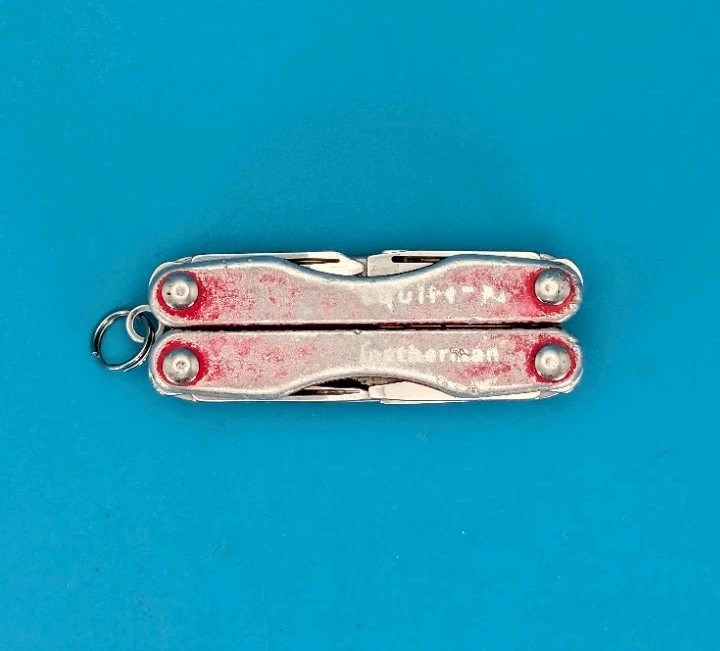 Leatherman Squirt P4 Multi-Tool, Key Ring, Retired, RED! USED/FAIR