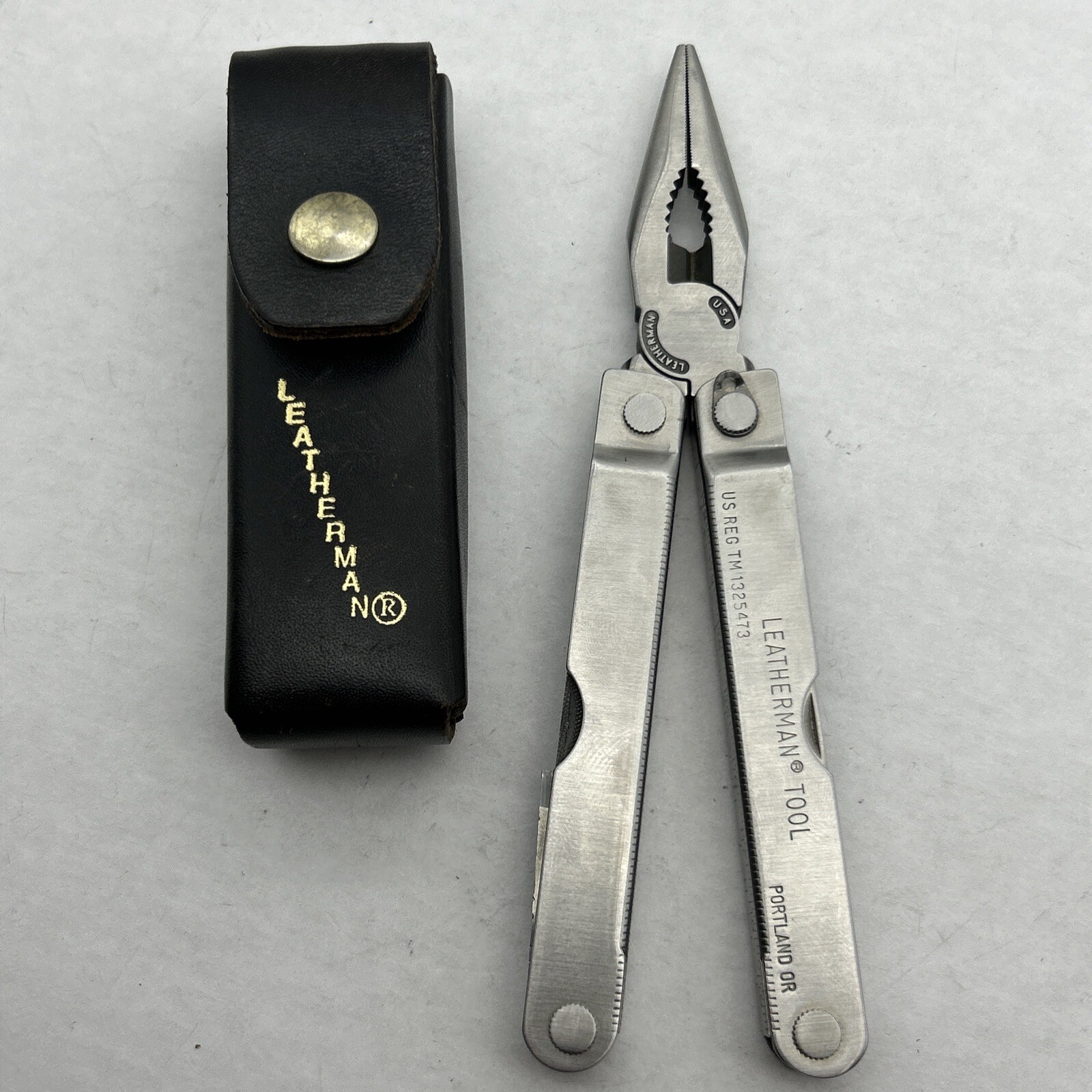 Retired 1995 Leatherman Multi-Tool US Reg TM 1325473 Portland OR w/ Leather Case