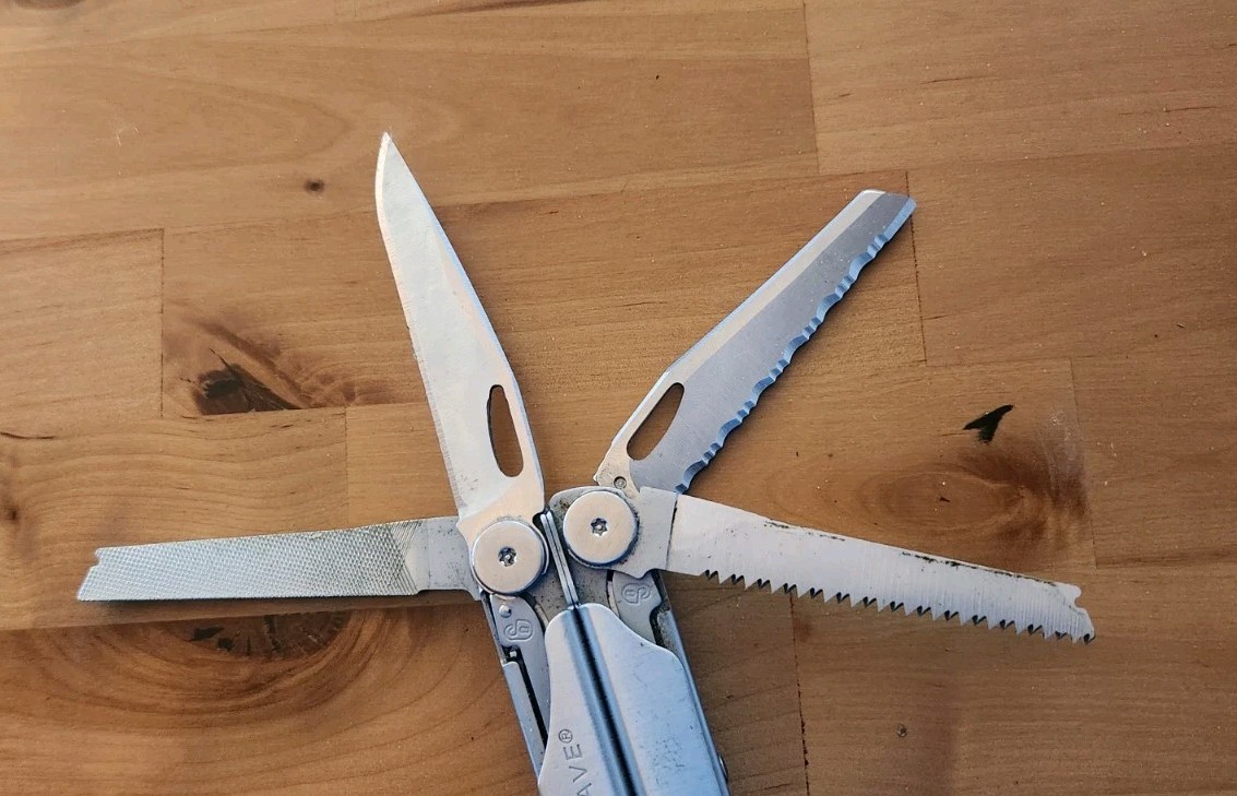 Leatherman Wave Multi-Tool Pliers Pocket Knife w/ Sheath – Great Condition – X39