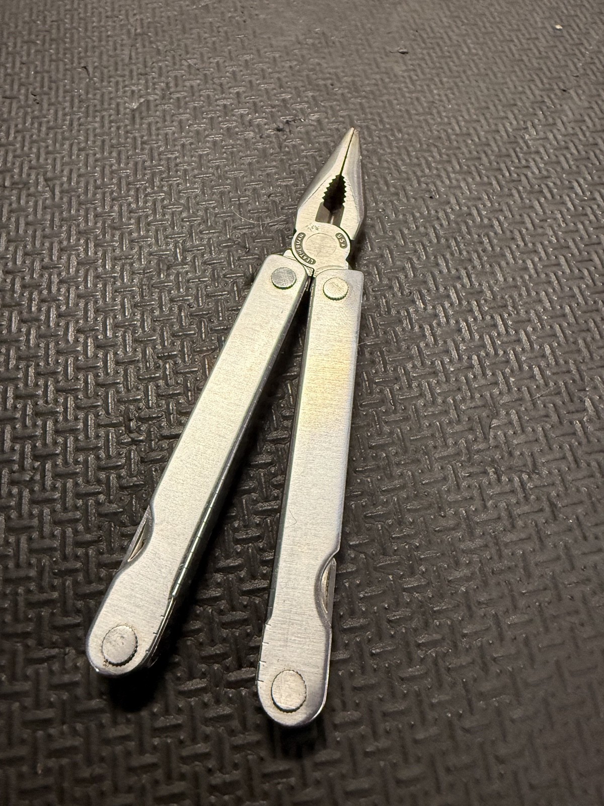 Leatherman Multi Tool with Leather Case Vintage Used Rare. DATE 03/95.