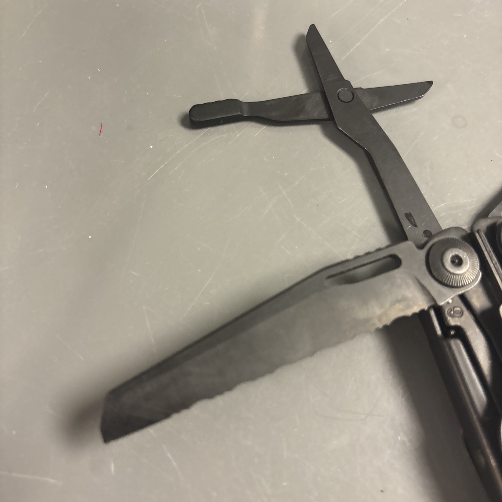 LEATHERMAN SURGE 19-In-1 Black Oxide Heavy Duty Multitool
