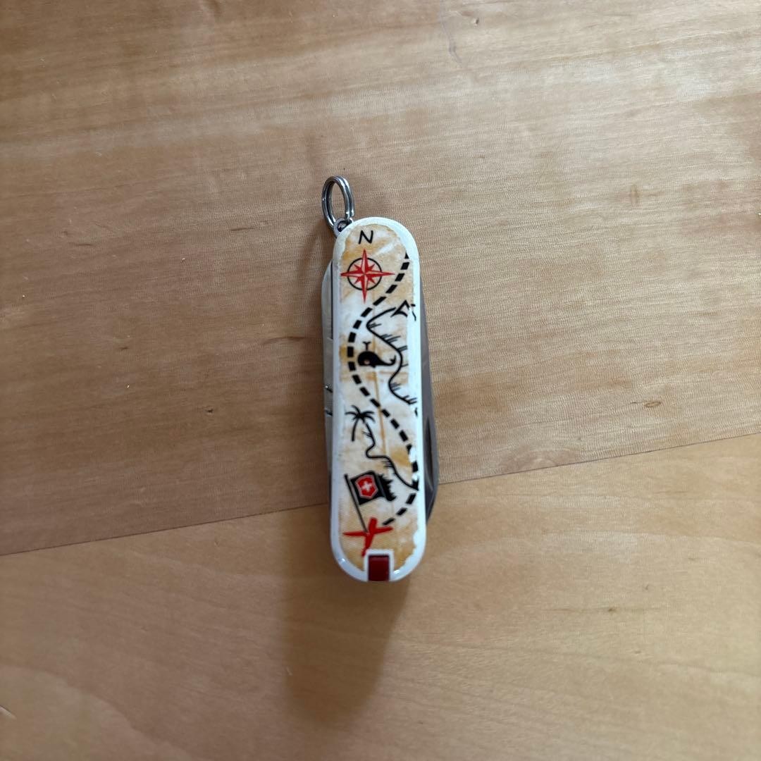 Rare Victorinox Pirate Design Swiss Army Knife Classic Treasure