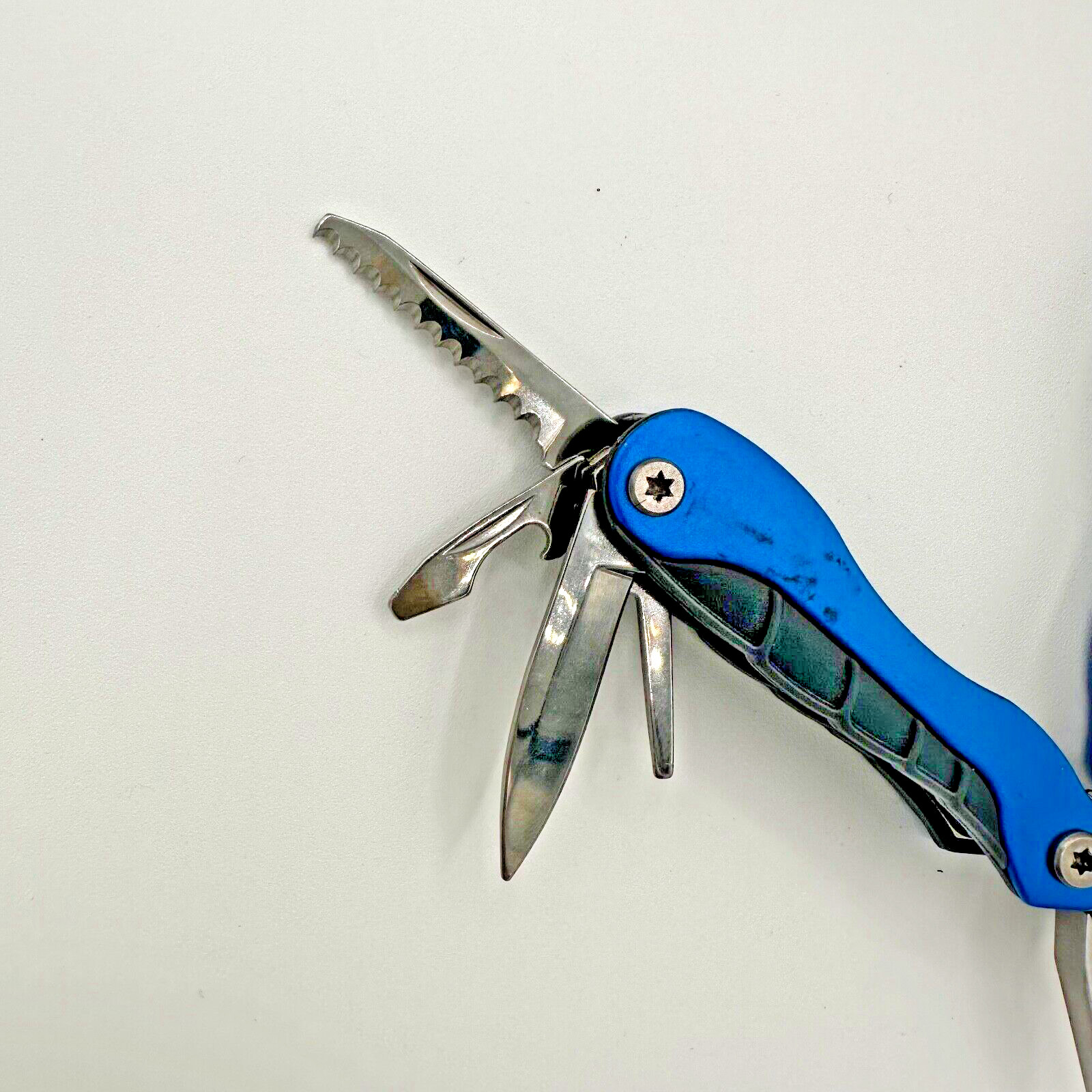 Auto Handle Outdoor Multi-Functional Tool With Buckle Folding Pocket 4.5″L
