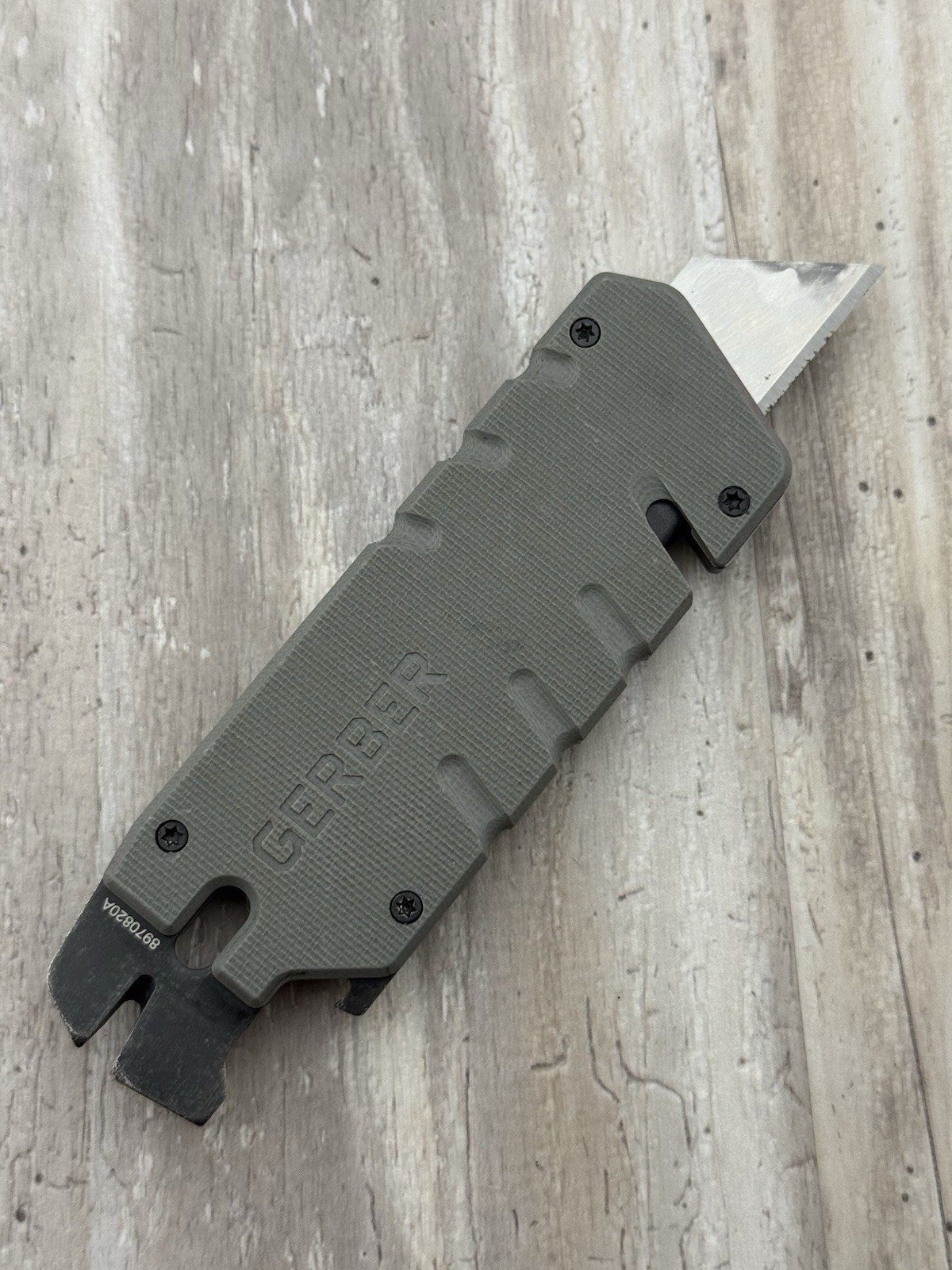 Lot of 2 : Gerber Lockdown Pry & Prybrid Utility Knife Multi-Tool Pocket Prybar