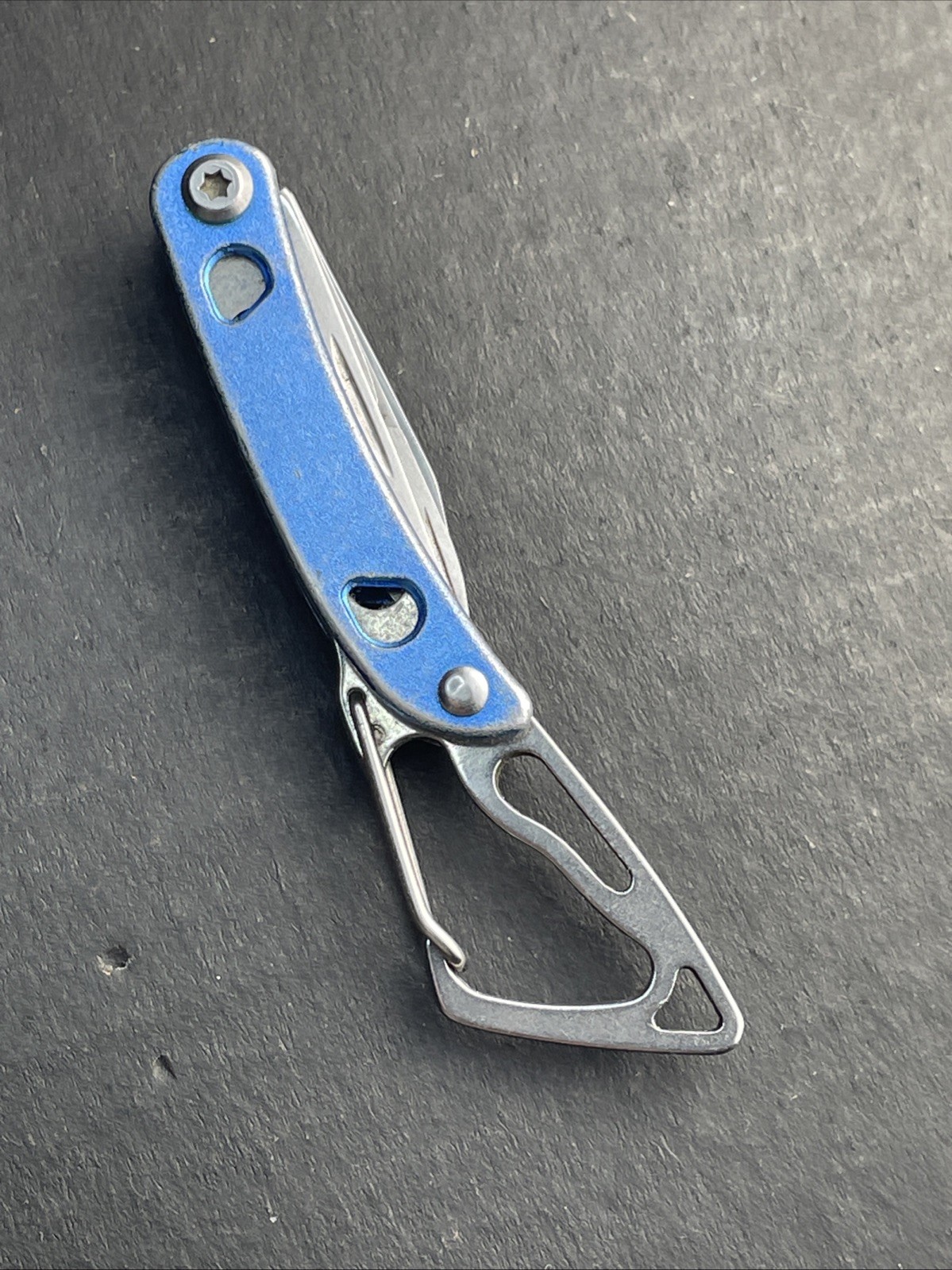 Urban Gear Mini Multitool – Versatile Pocket Tool