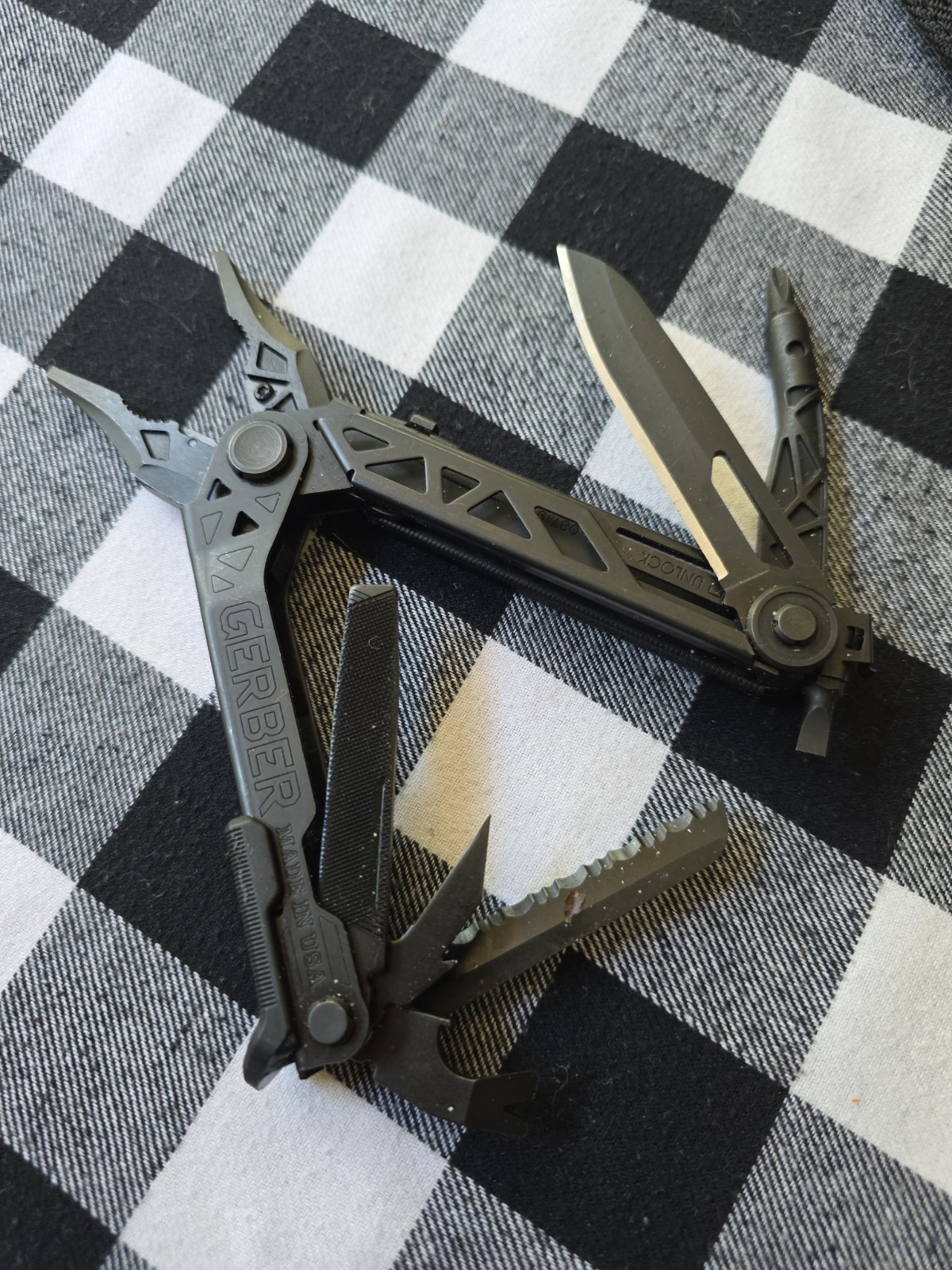 Gerber Center Drive Black Oxide Multi-Tool 8 Tool Pliers With Sheath