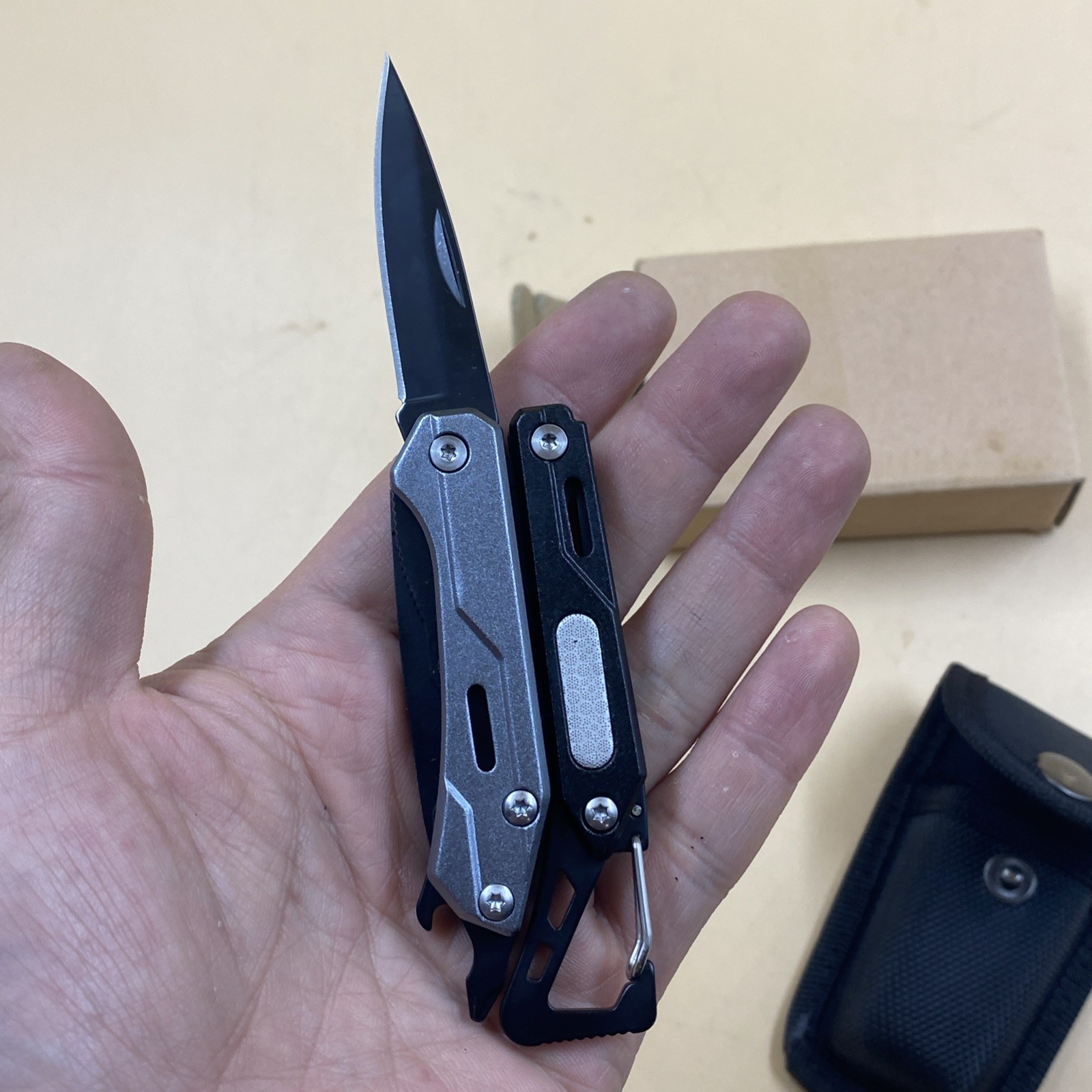 Mini Pocket Keychain Multi-Tool /for Travel Camping Daily Task / Knife /M6