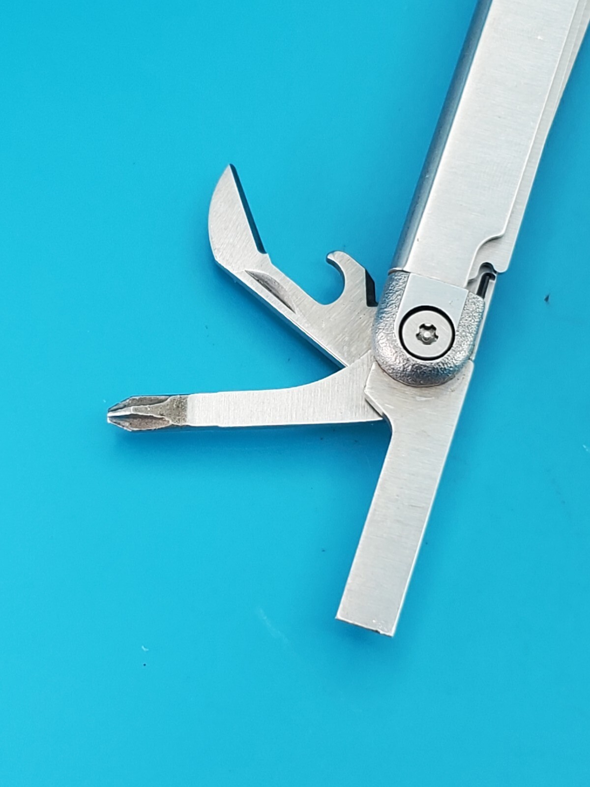 Leatherman Wave Original Vintage Retired, Dated 0502 (MAY, 2002) WITH SHEATH