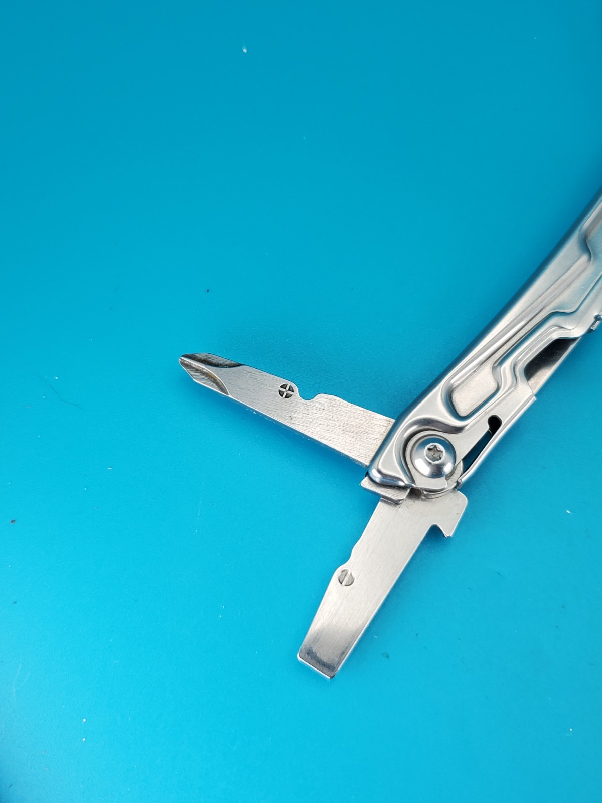 Leatherman Bolster 13 Tool Stainless Steel Multi-Tool!