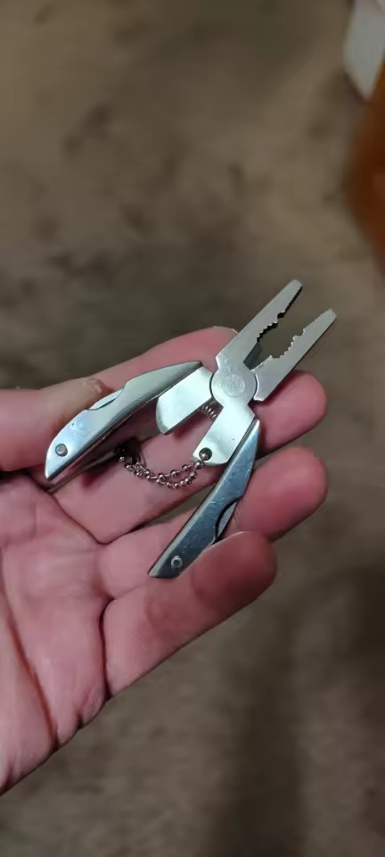 Portable Stainless Steel Multi-Tool Pliers Knife Keychain Screwdrive Outdoor Use
