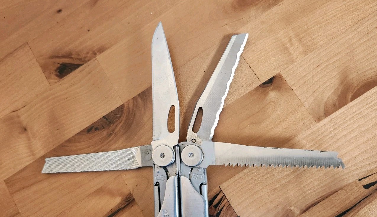 Leatherman Wave Multi-Tool Pliers Pocket Knife – Great Condition – U10
