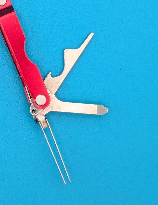 Leatherman Micra Multi-Tool, Knife, Scissors, Key Ring, Red!