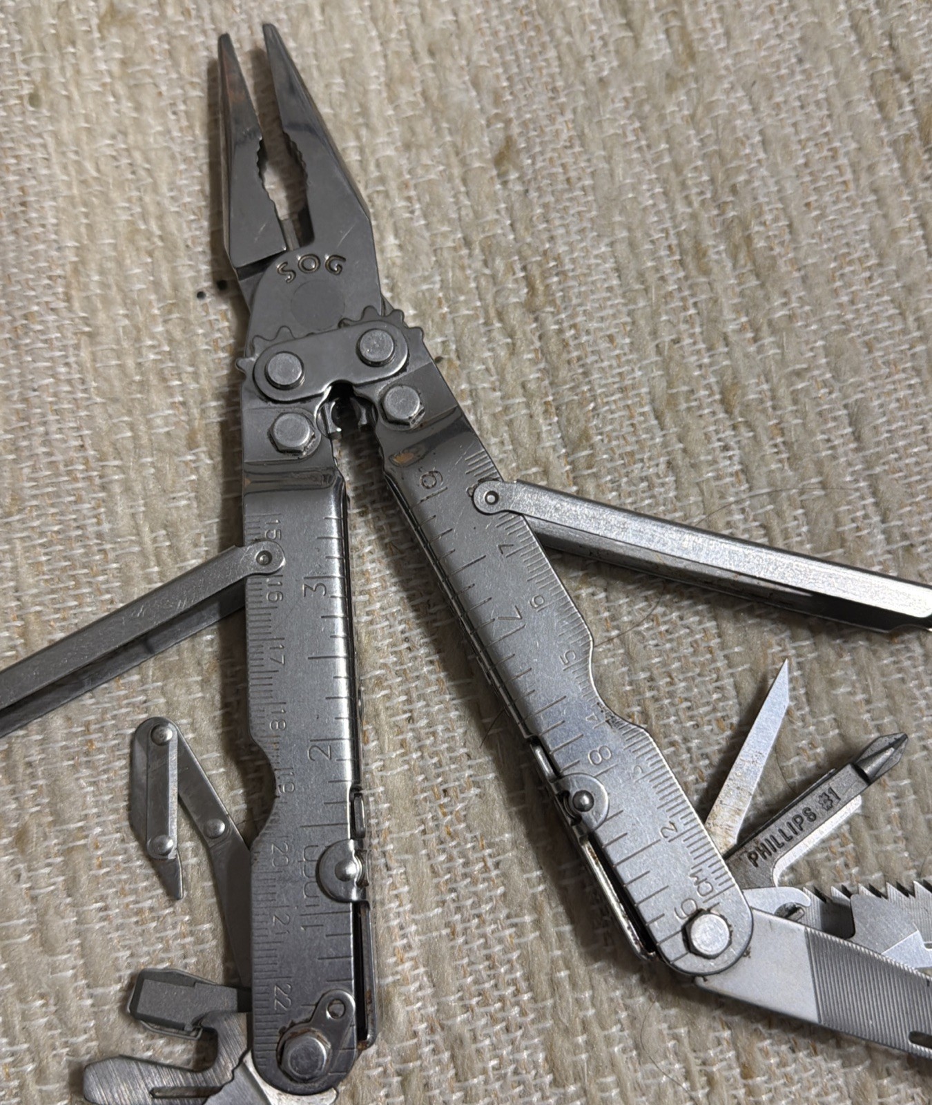 SOG PowerLock Pliers Multi Tool w/ Leather Sheath… FREE S&H!