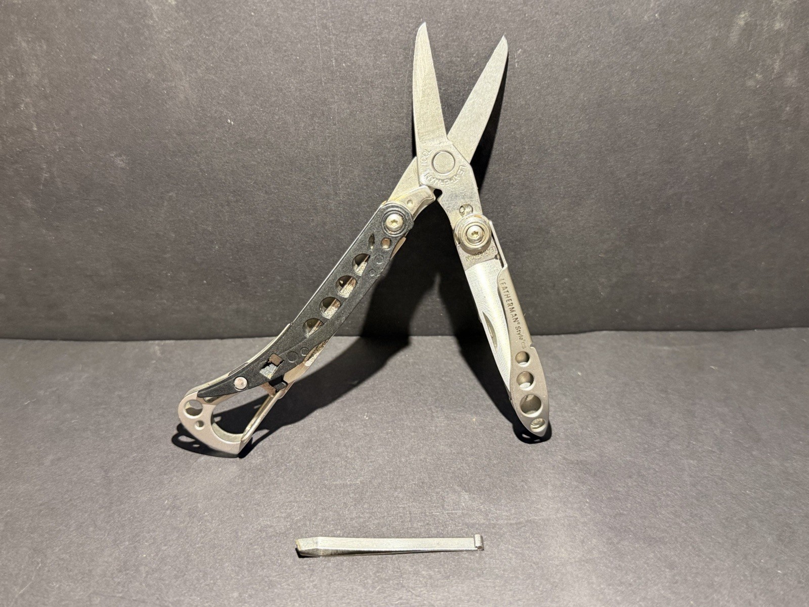 LEATHERMAN STYLE CS Black Multi-Tool Knife File Tweezer Carabiner