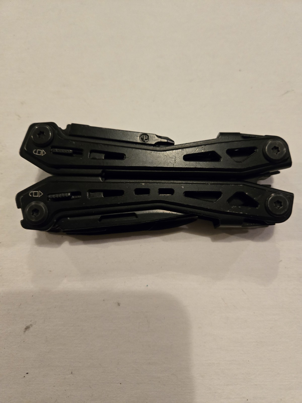 FLISSA 16-in-1 Stainless Steel Multitool Pliers Folding Pocket Tool, Black