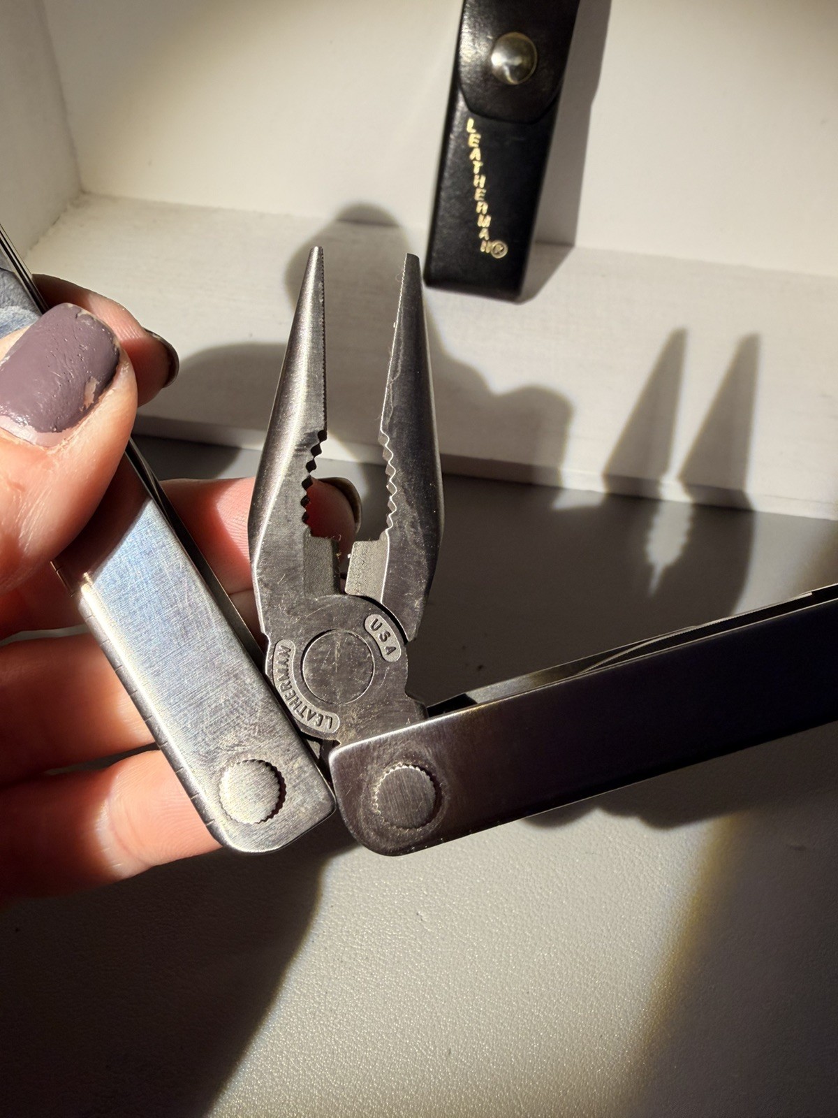 Leatherman Pocket – USA Multi-Tool w/ Leather Sheath plus Skeletool + sheath