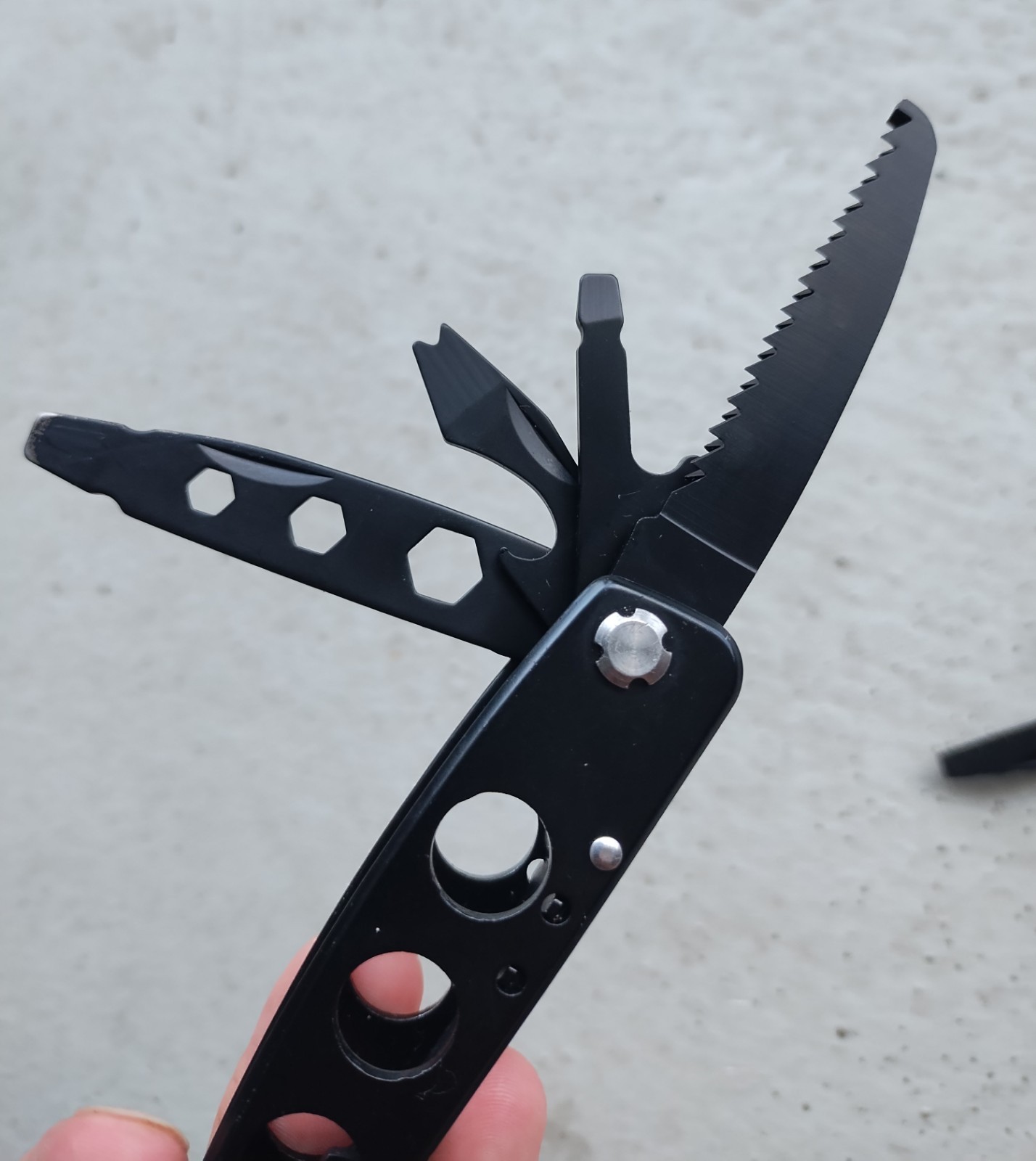 SMITH & WESSON S&W 16 FUNCTION MULTI-TOOL BLACK, EXCELLENT CONDITION, LOT OF 2