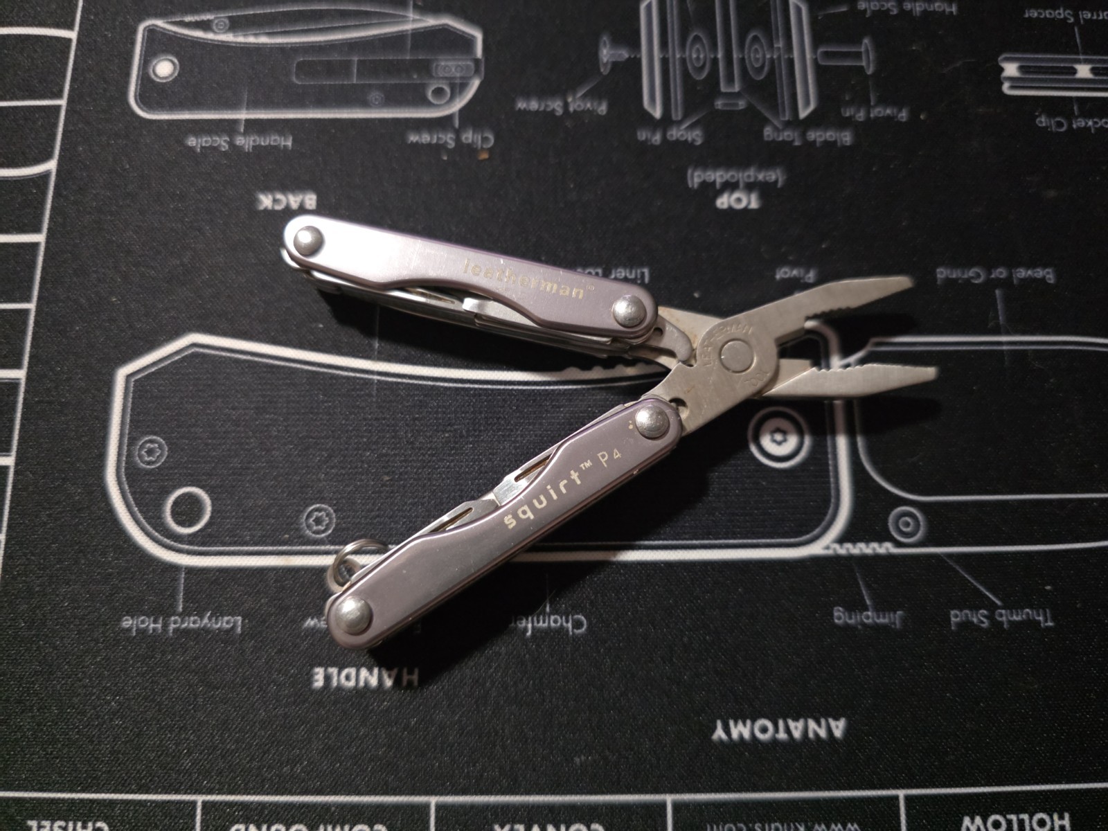 Leatherman Squirt P4 Gray Multi-tool Knife