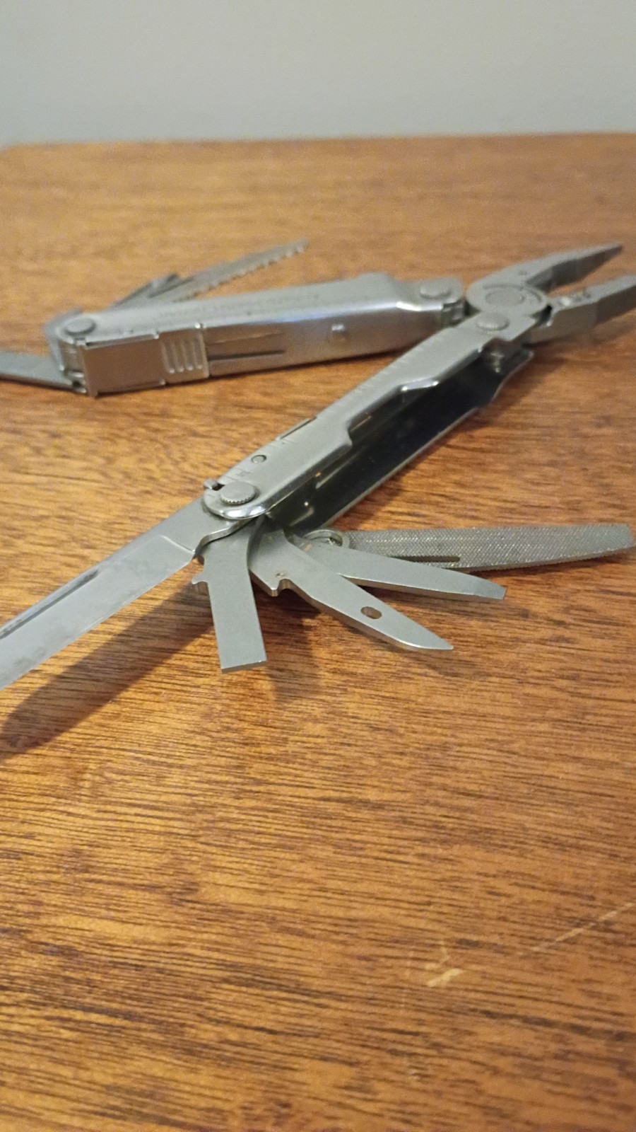 Leatherman Rebar Multi-Tool with Leather Sheath!!! Stainless! steel color