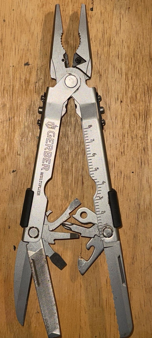 Gerber SILVER Multi-Plier 600 Pristine Condition w/ Carbide Cutter & Free Ship