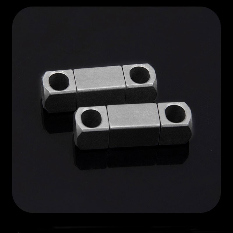 EDC 360° Rotate Titanium Alloy Keychain Portable Double Keyrings Pendant Tool