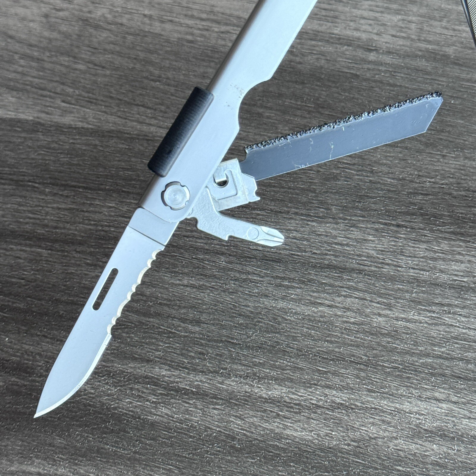 Special edition Gerber MP600 Deluxe Multi-Plier w/sheath and Tool Kit/Bit Kit