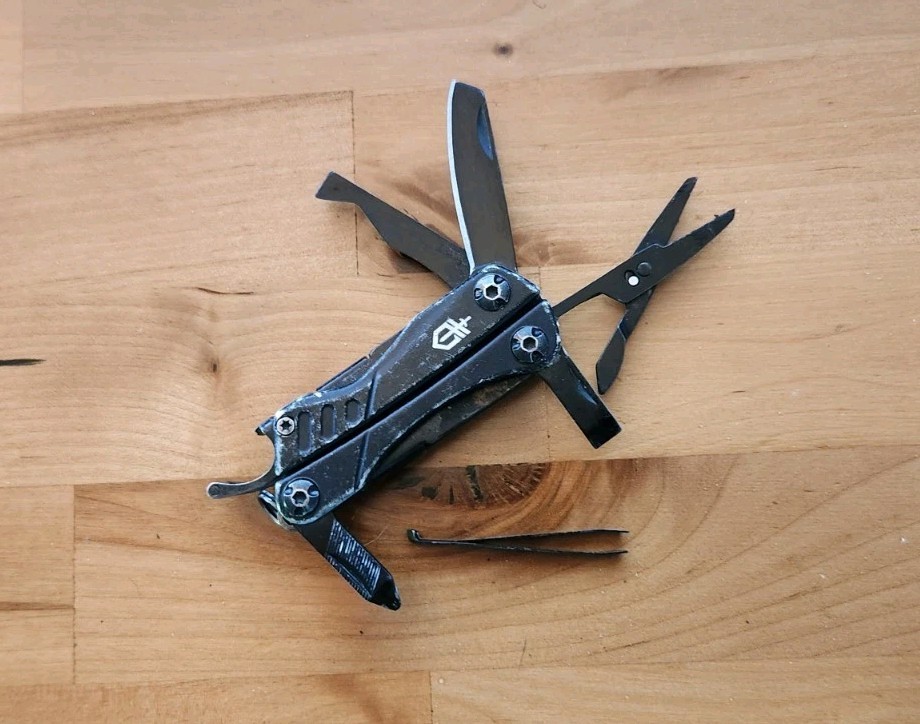 Gerber Dime Black – 9 Functions (USA) – Good Condition, Free Shipping – Y28