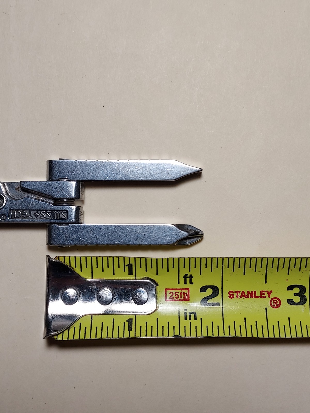 Swiss+Tech Micro Multi Tool – pliers, screwdrivers