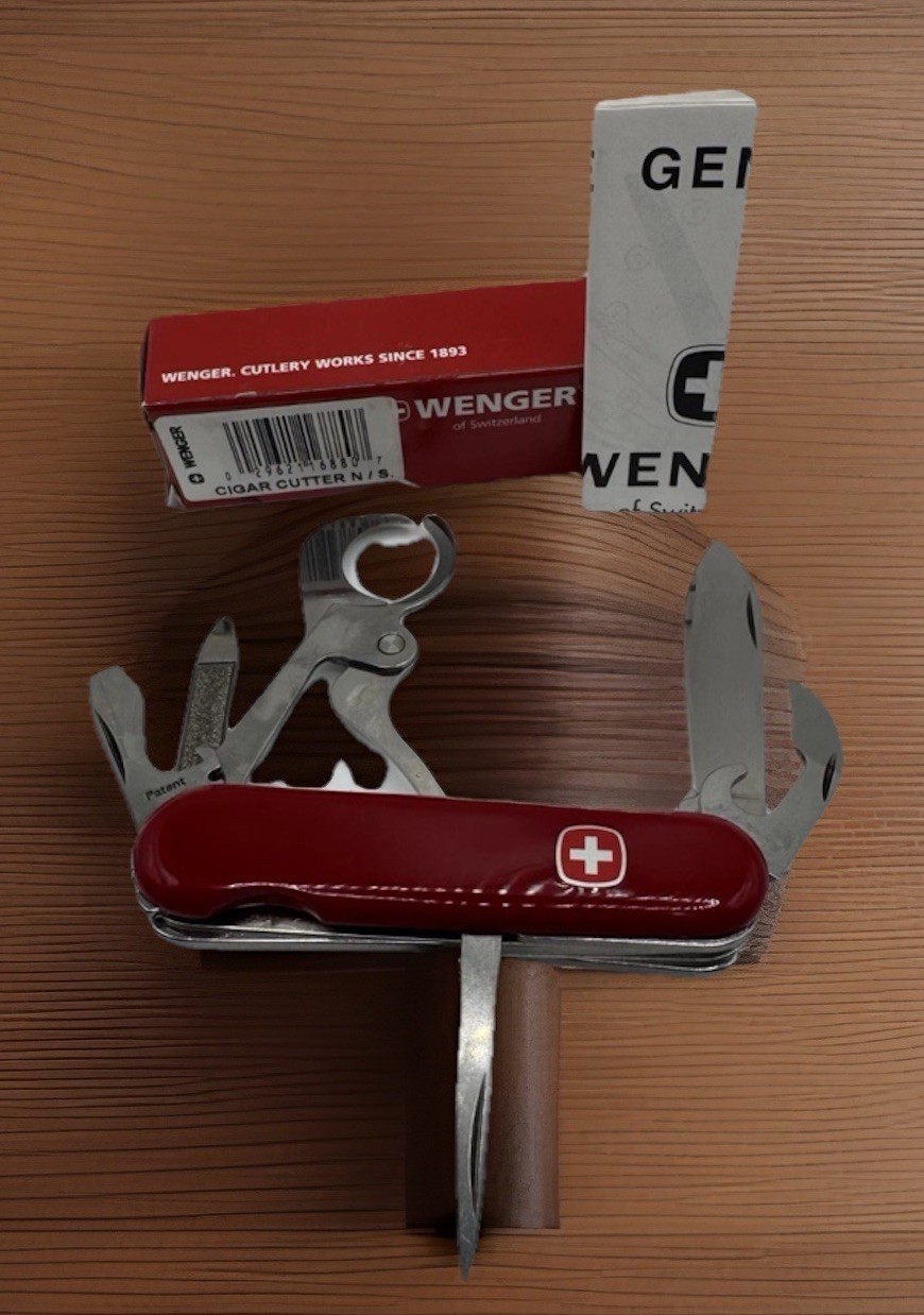 Wenger Cigar Cutter N/S Red 85mm Swiss Army Knife Discontinued Victorinox 84mm