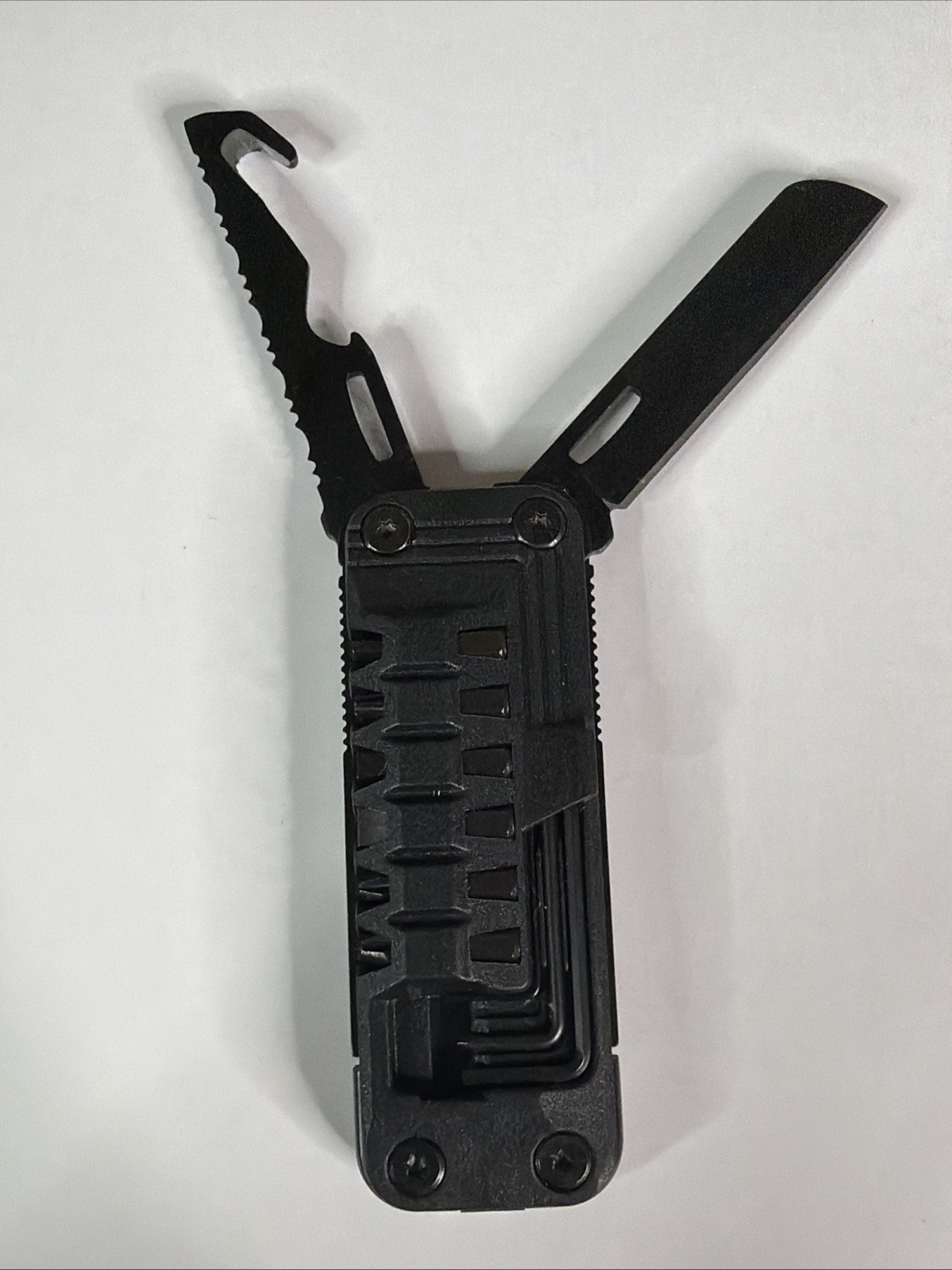 Multitool Knife 17 in 1Fire Starting Sticks, Bottle Opener, Saw Screwdrivers …