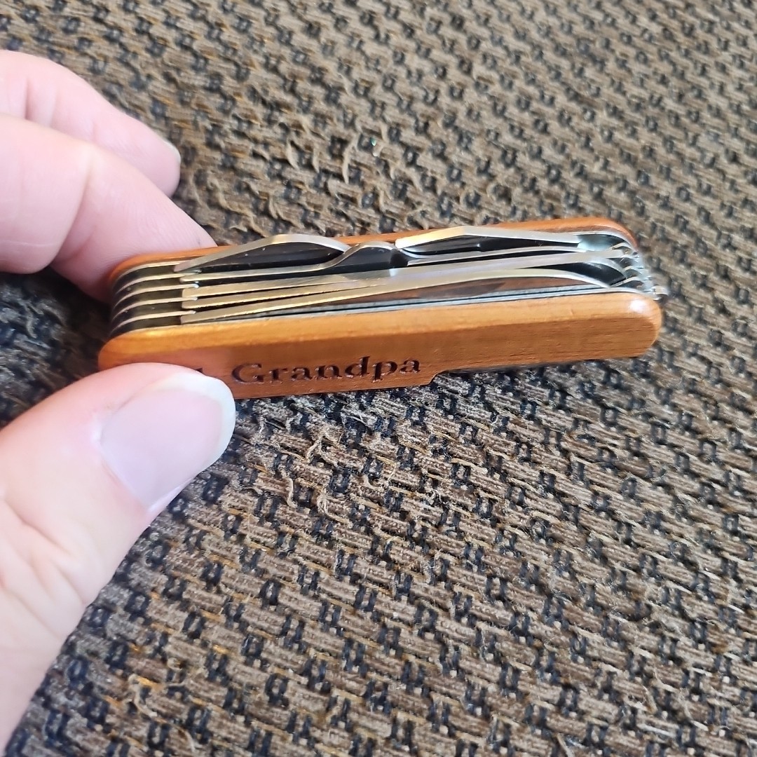 Cowgirl Up Western Knife Womens Wooden 3.5″ x 1″ x .75″ Brown CGPOCK00
