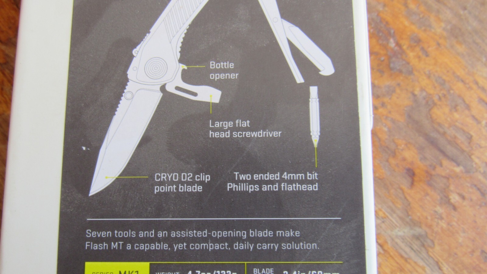 SOG Flash MT 7 tool Multi-Tool CRYO D2 Blade Stainless Steel Handle Black Grey