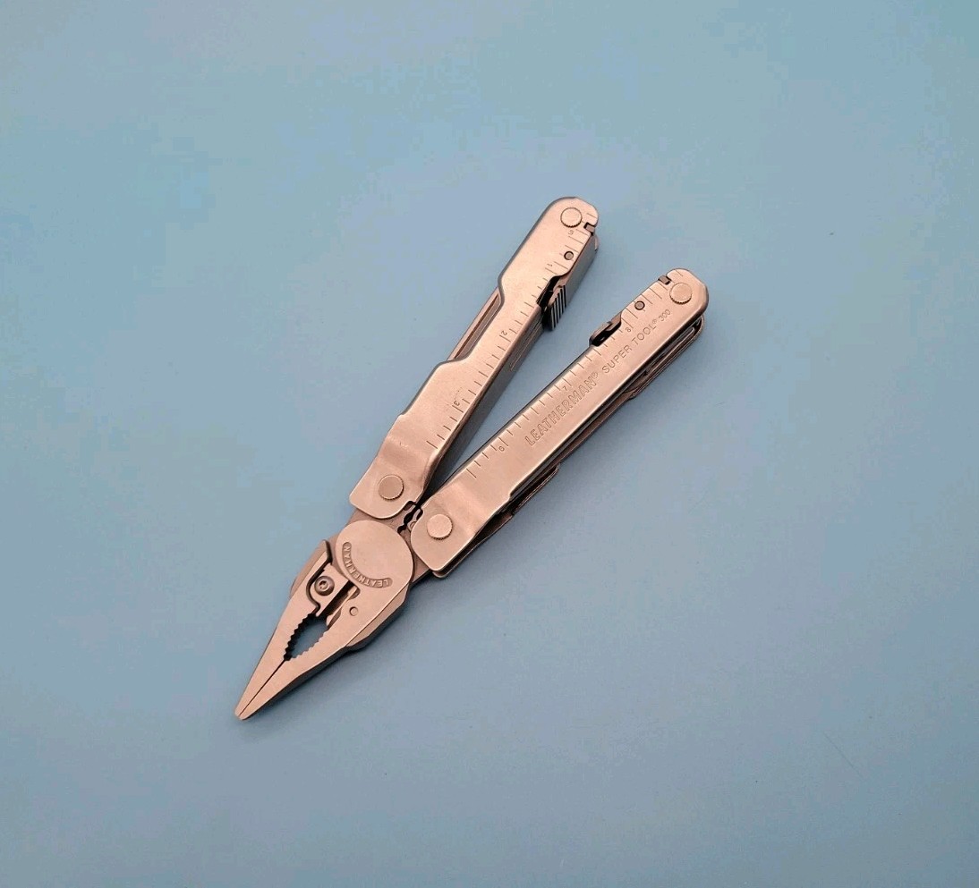 Leatherman Super Tool 300 Multi-Tool – Dated 2013 – Pliers, Knife, Saw, File