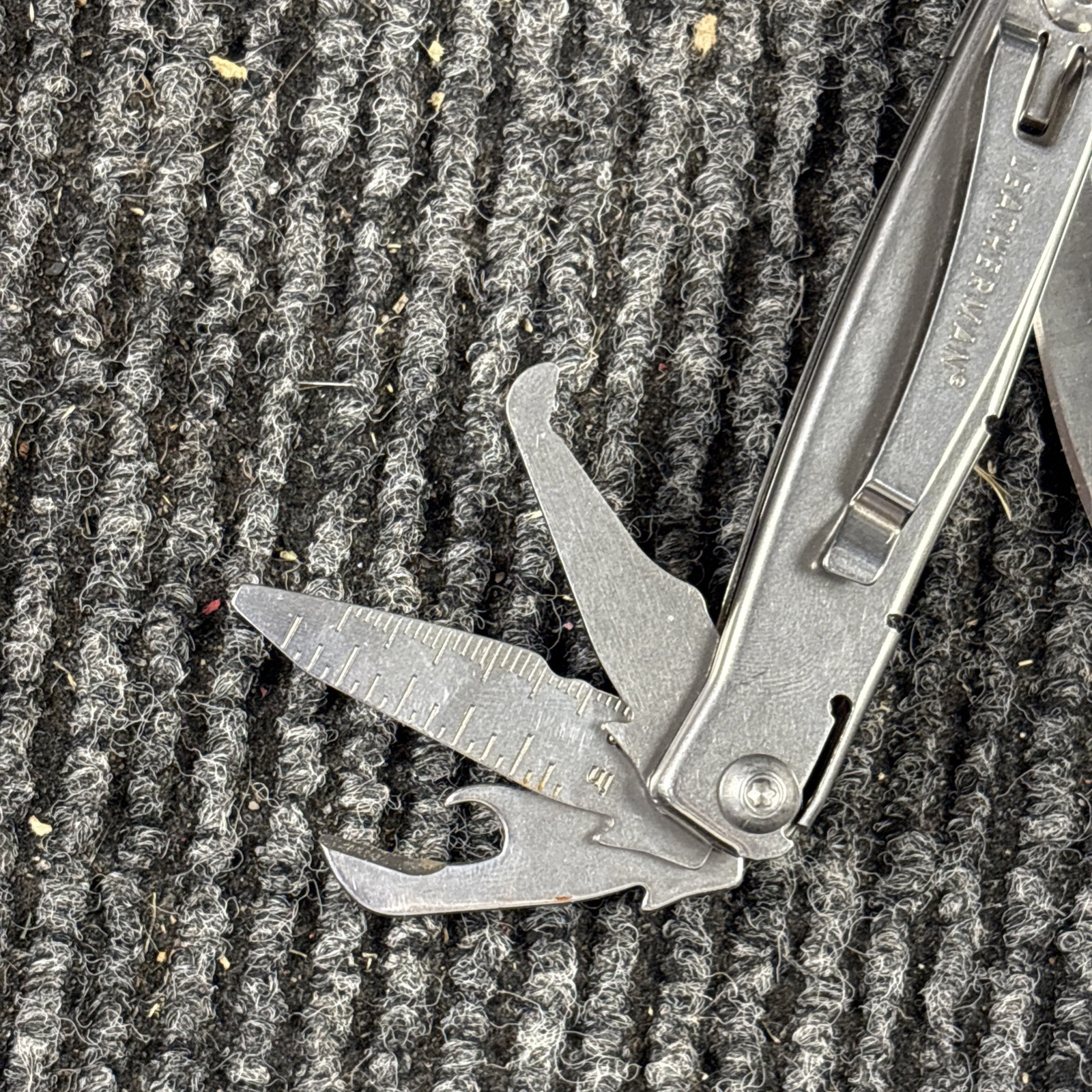 Leatherman Rev 3.8″ Multi-Tool, Stainless! USED (040)