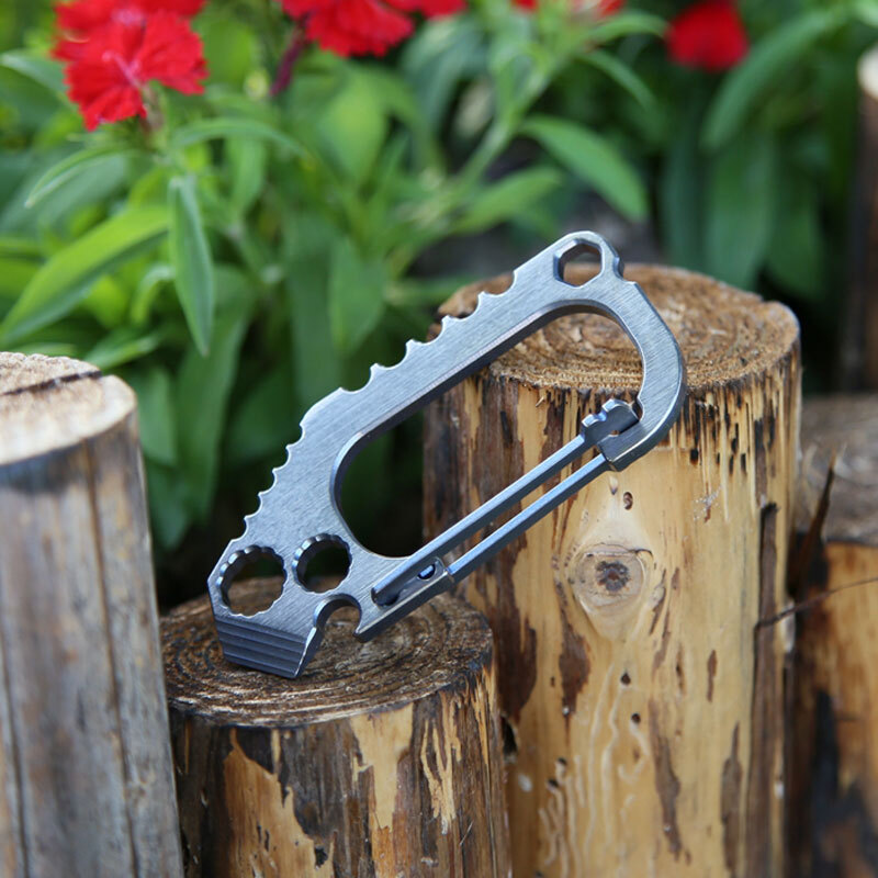 EDCgear Titanium Alloy Multi Tools Keychain Carabin Opener Crowbar Outdoor