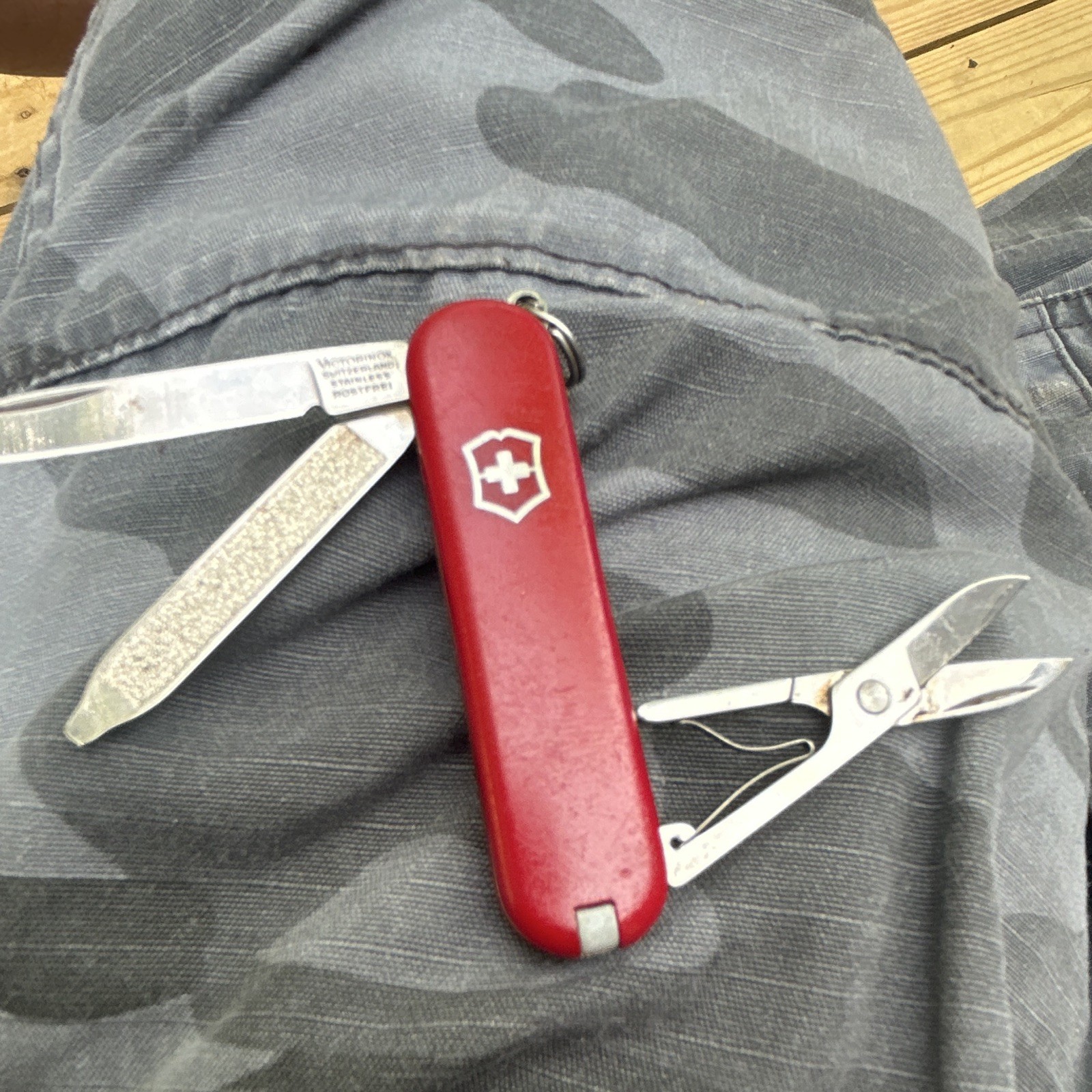 Victorinox Classic SD Swiss Army 6-Tool Multi-Tool Red Scissors File Keyring