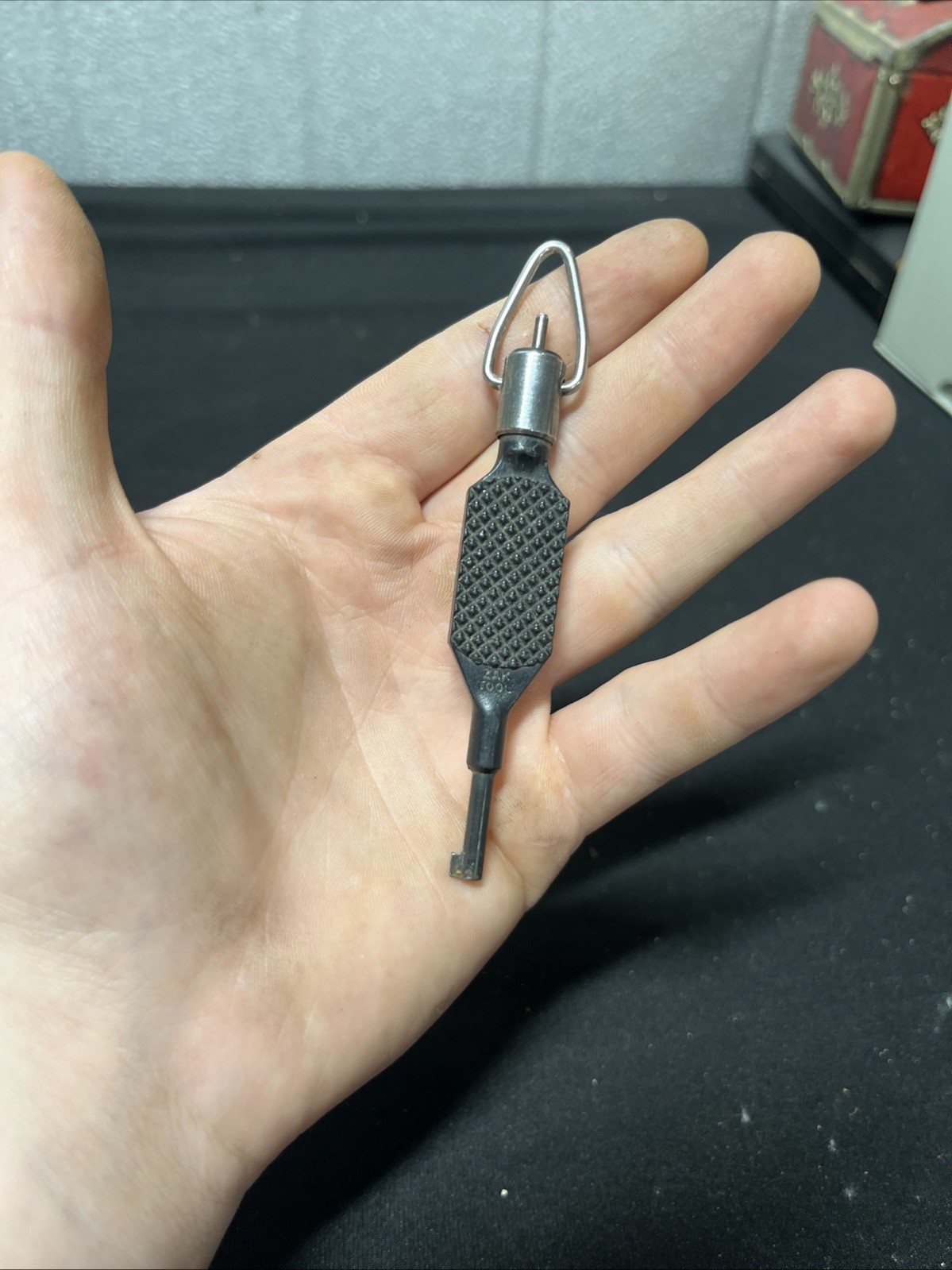 ZAK Tool ZT-9P Flat Knurled Swivel Key, Black Handcuff Key