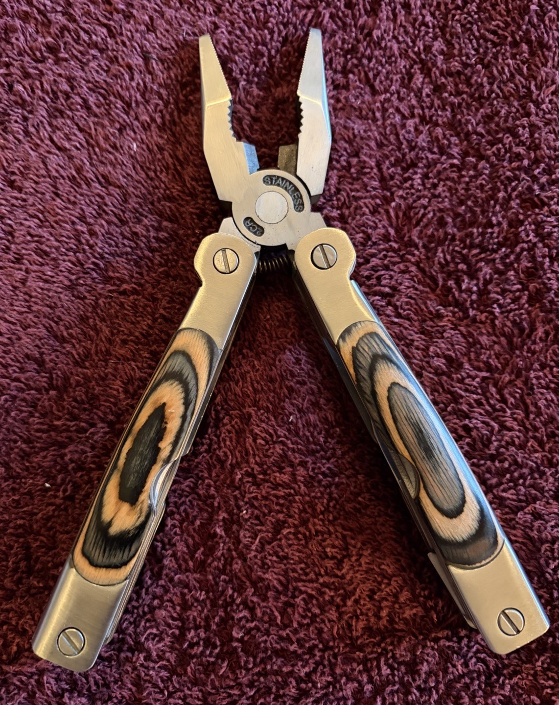 Winchester Multi Tool With Laminated Wood Grain Handel & Nylon Case (NEW)