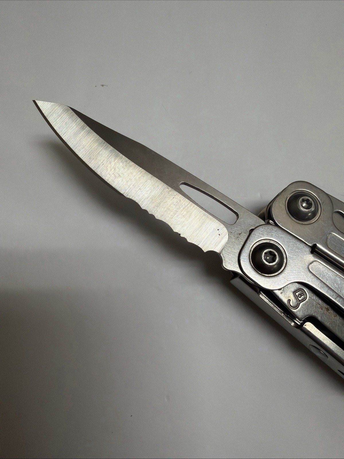 Leatherman Wingman 14 Tools Multi-Tool – Stainless Steel
