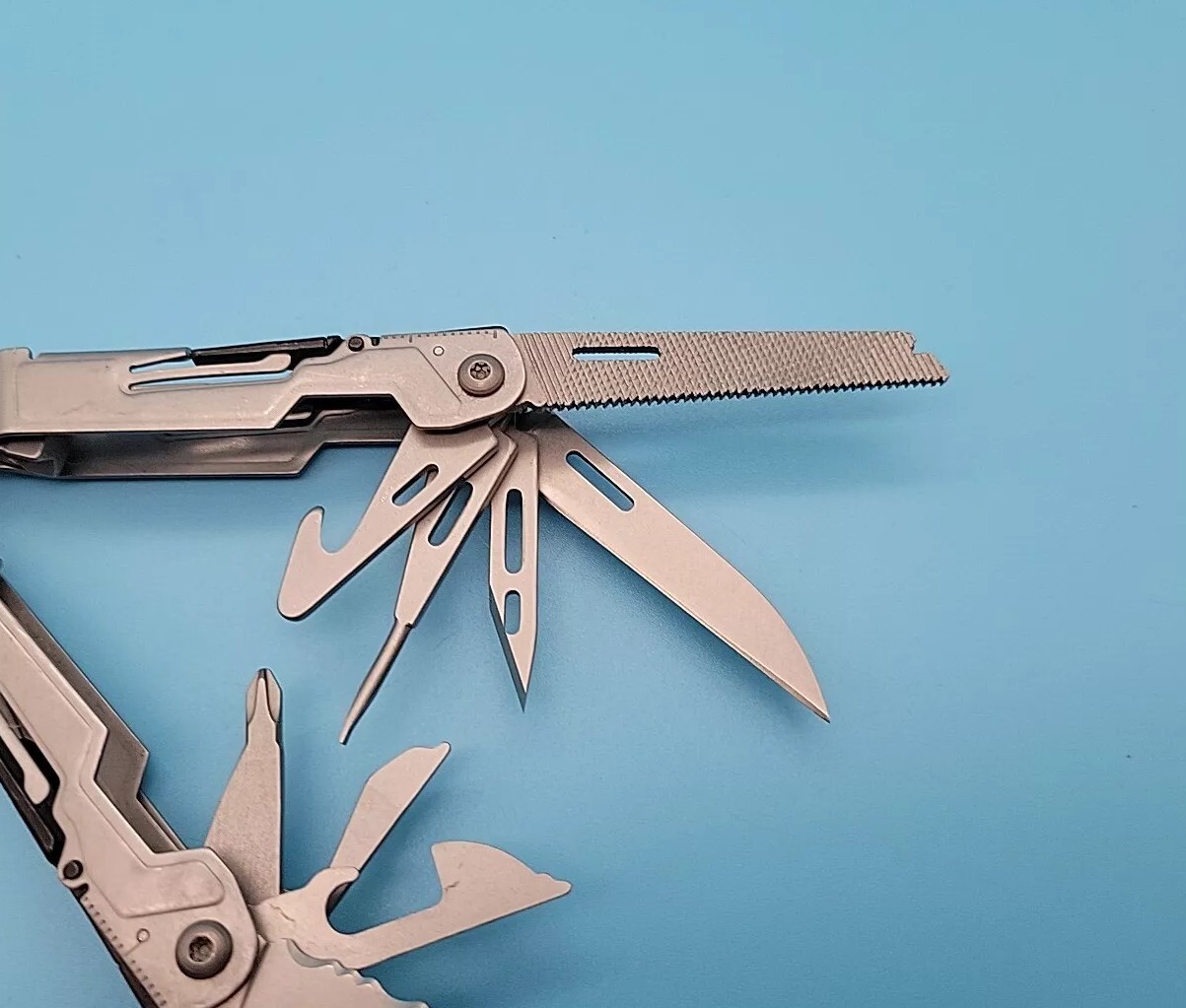 SOG PowerPint Multi-Tool – 18 Tools – Stone Wash – Screwdrivers, Pliers, Knife